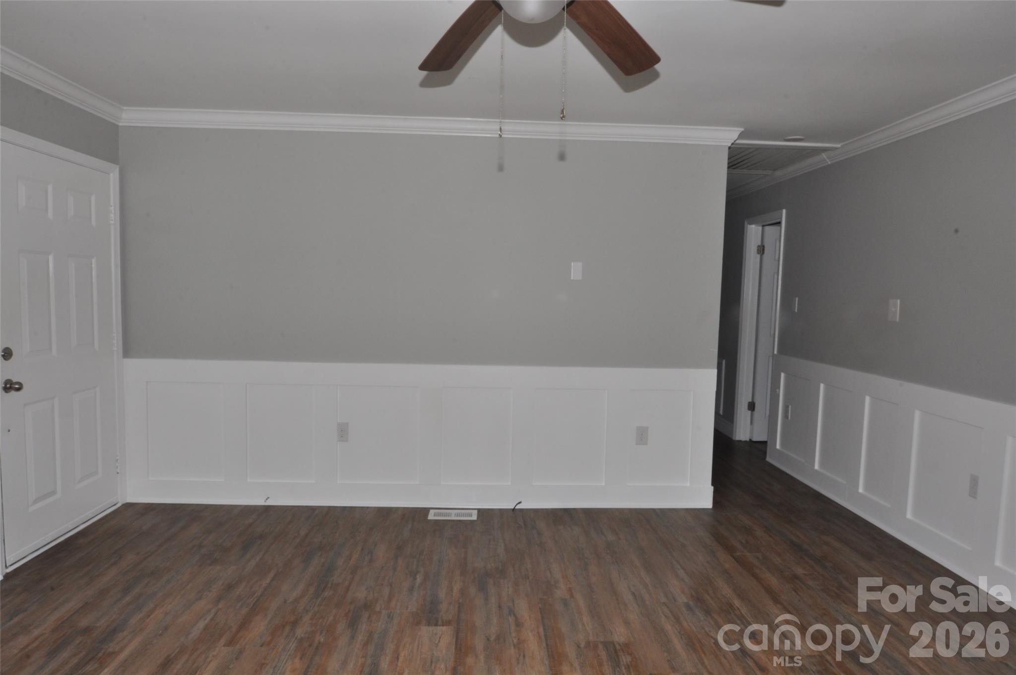 554 Gardendale Circle Property Photo 7