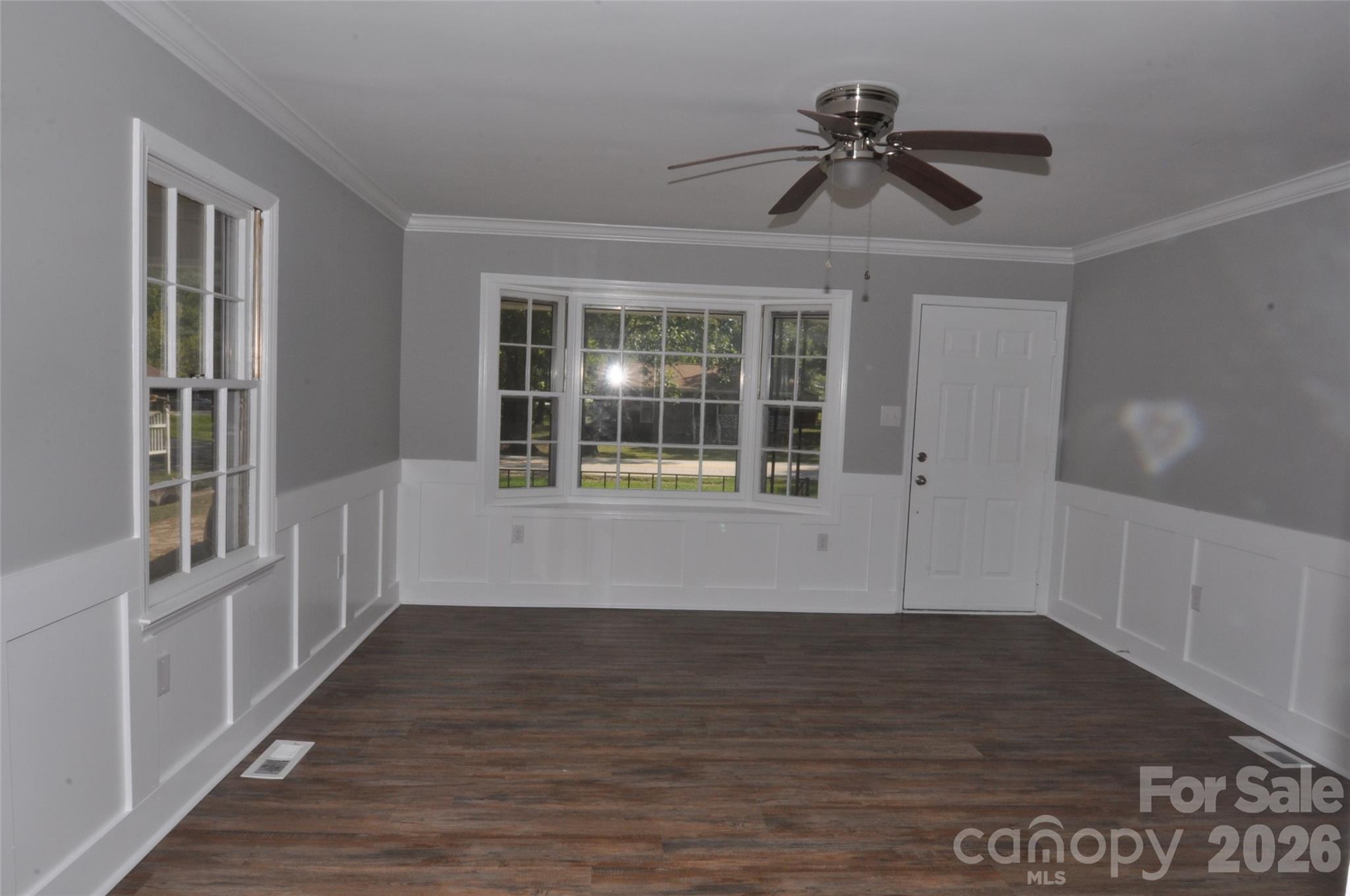 554 Gardendale Circle Property Photo 8