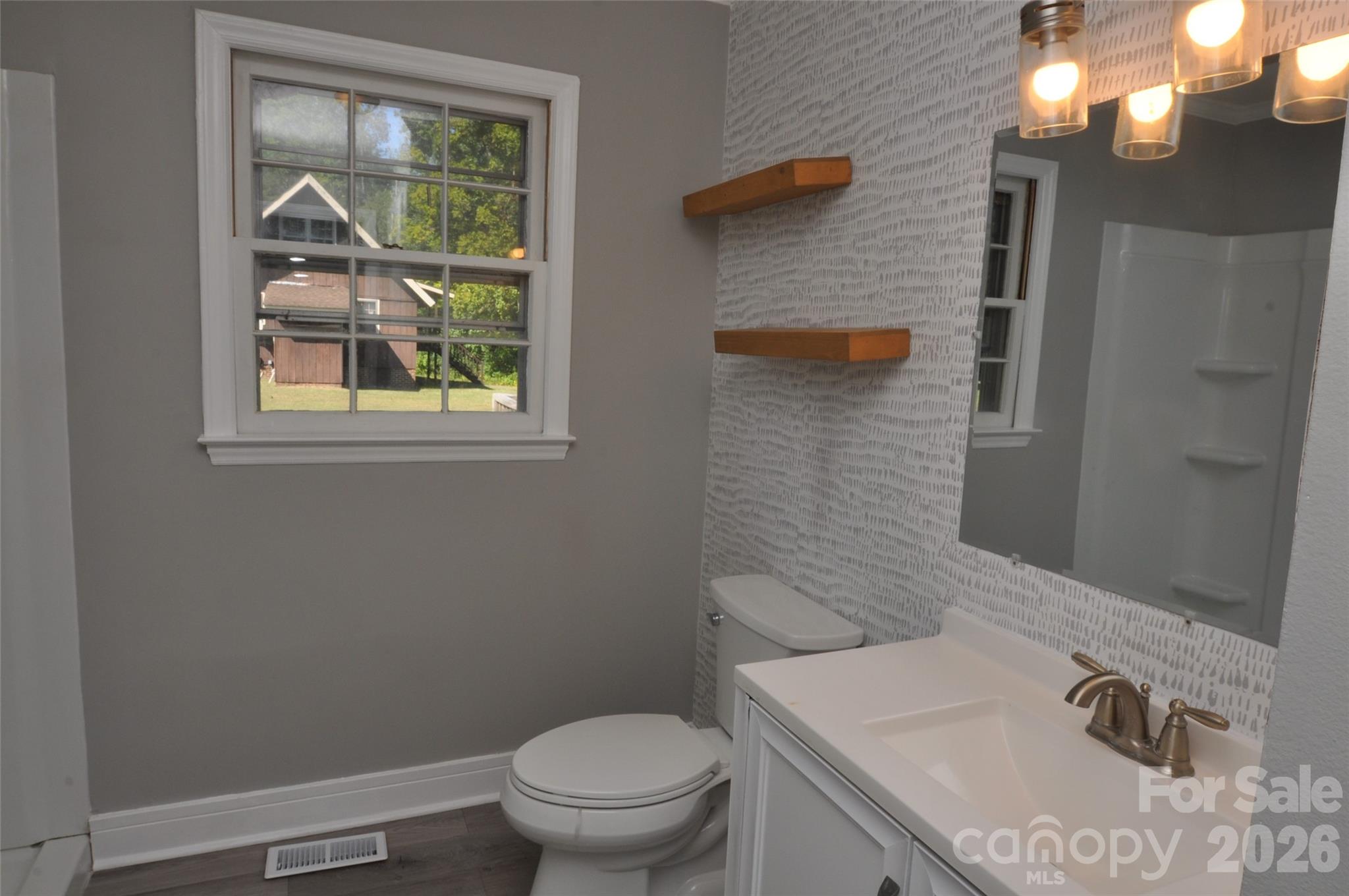 554 Gardendale Circle Property Photo 12