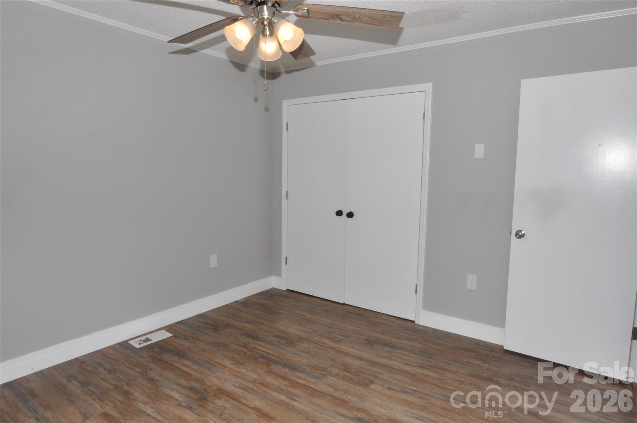 554 Gardendale Circle Property Photo 17