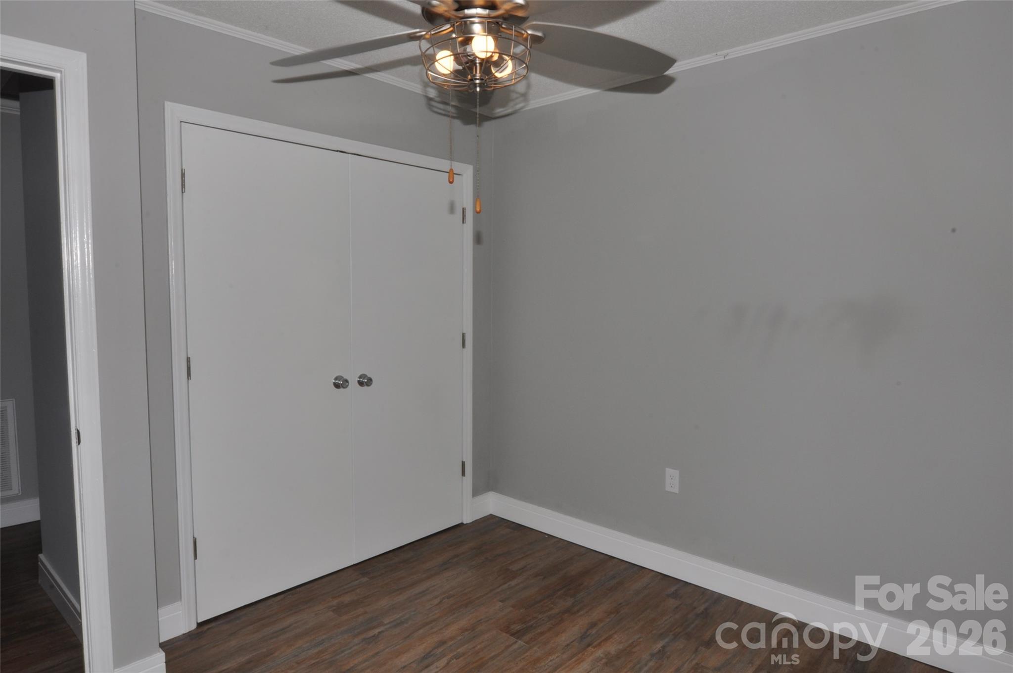 554 Gardendale Circle Property Photo 18