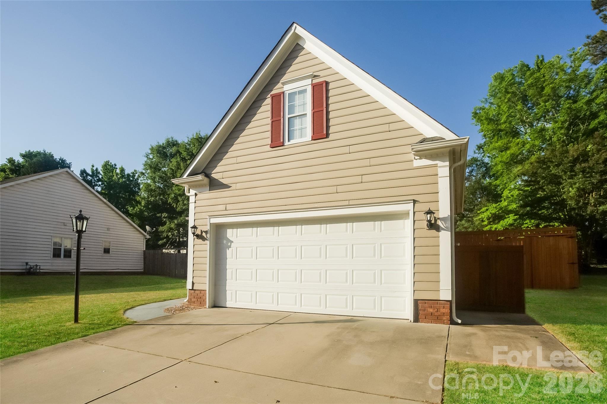 2915 Canary Court Property Photo 3