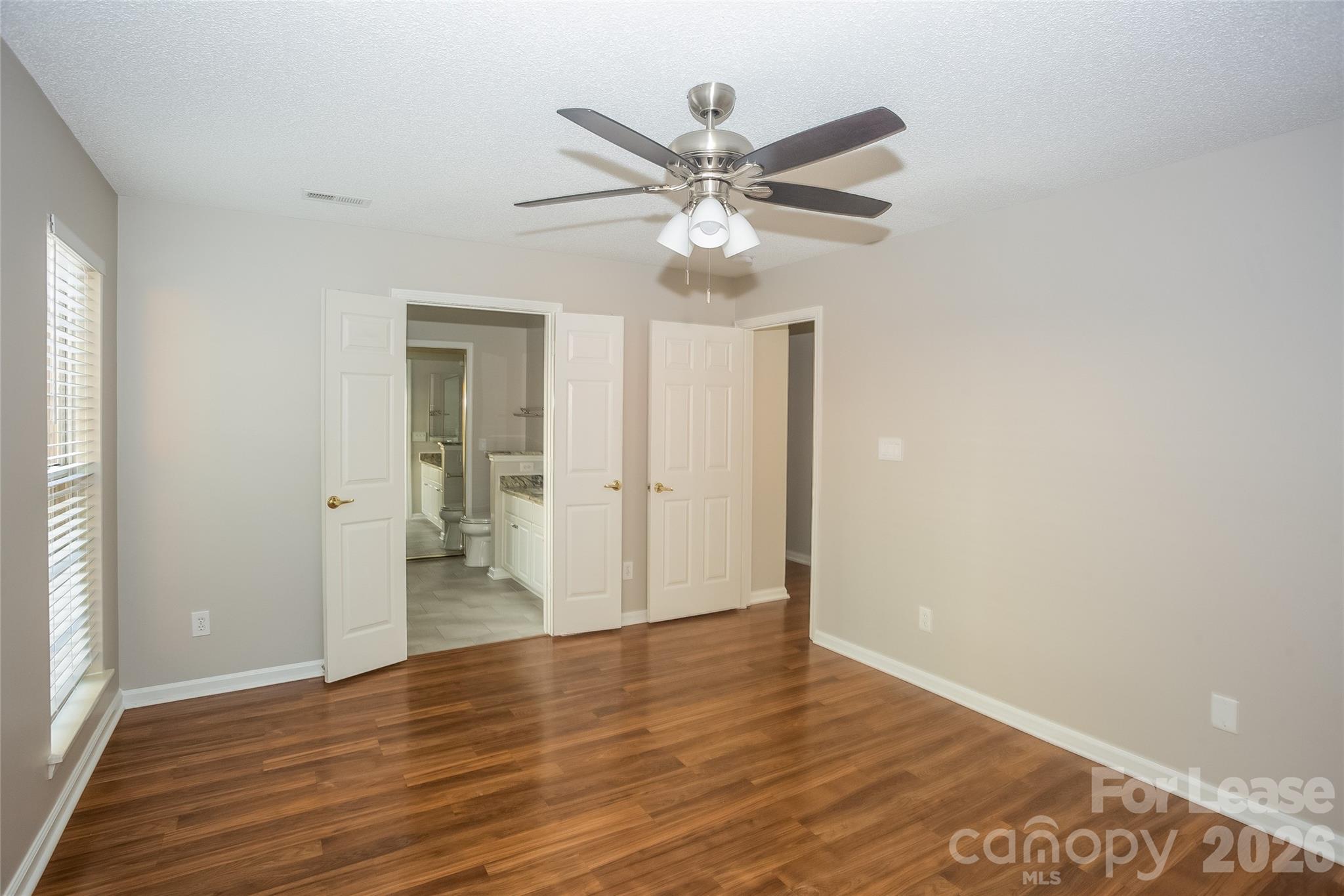 2915 Canary Court Property Photo 7
