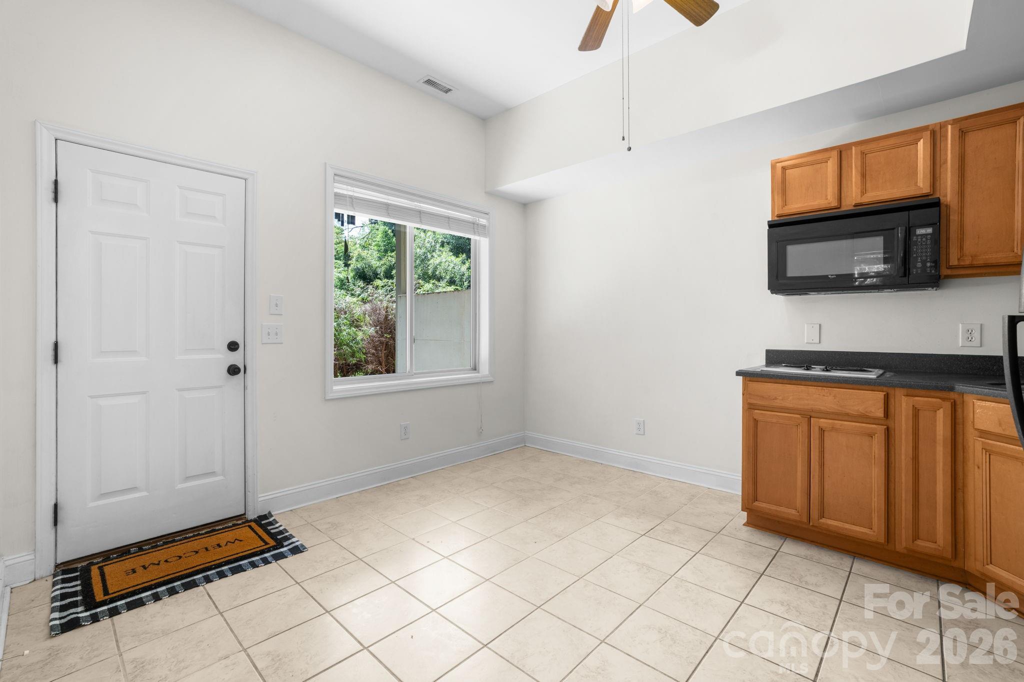 502 Queen Street Property Photo 6
