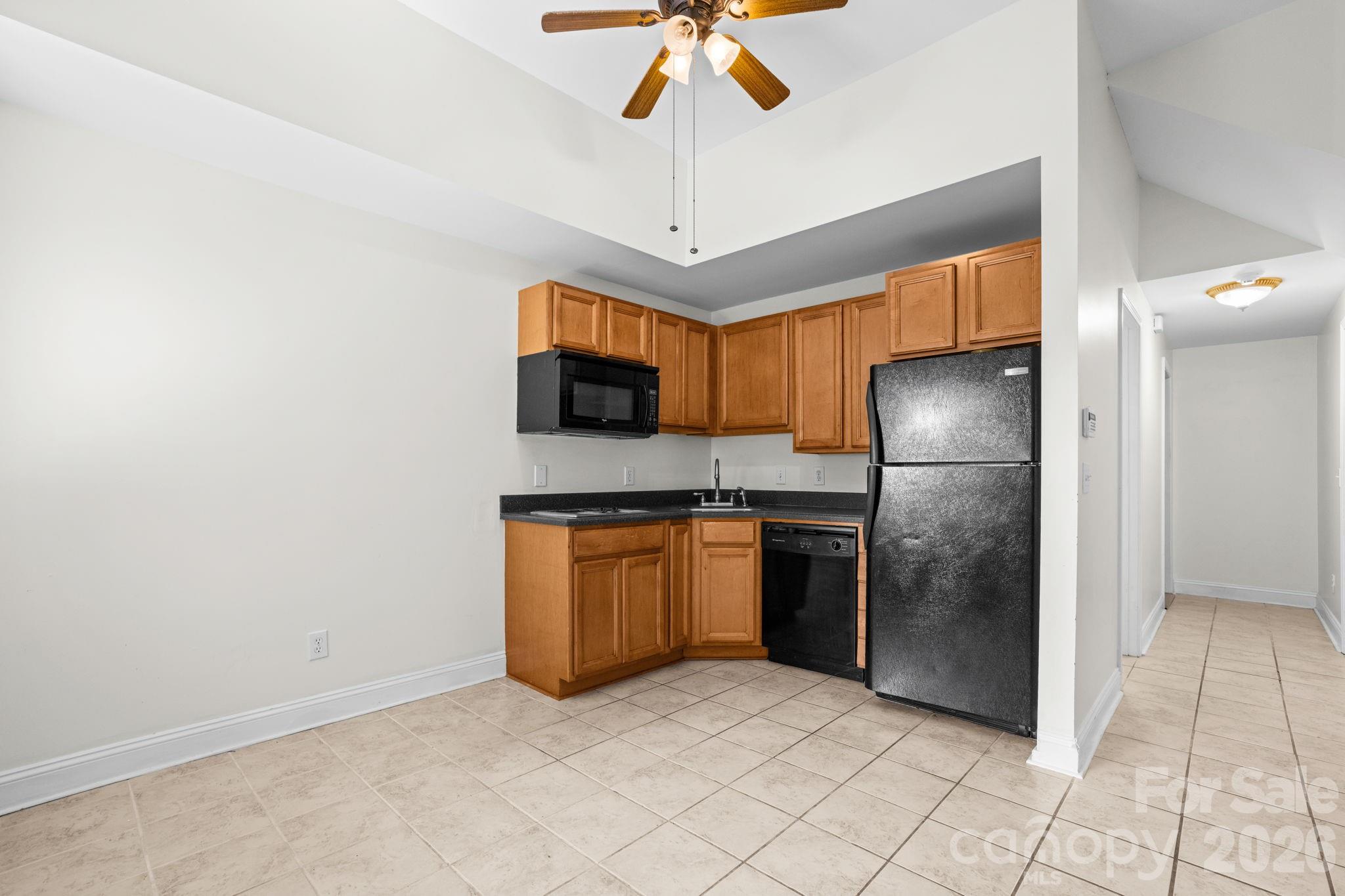 502 Queen Street Property Photo 8