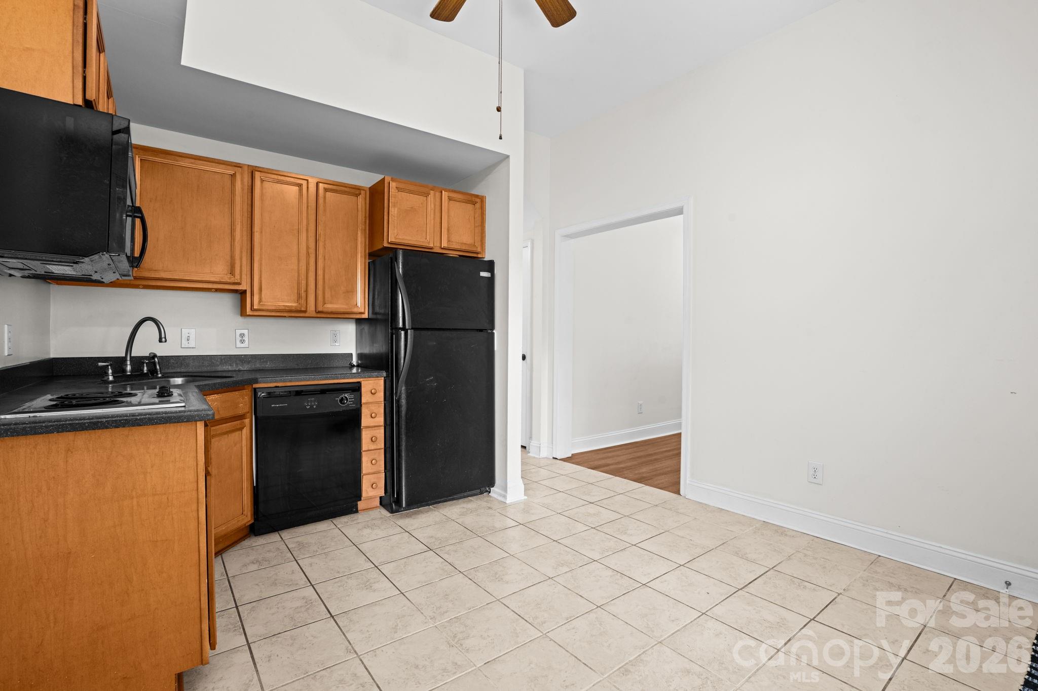 502 Queen Street Property Photo 9