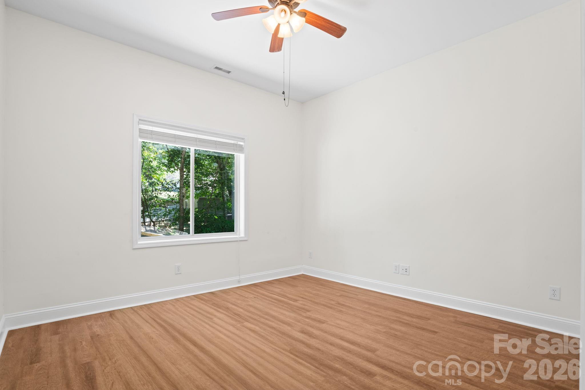 502 Queen Street Property Photo 10