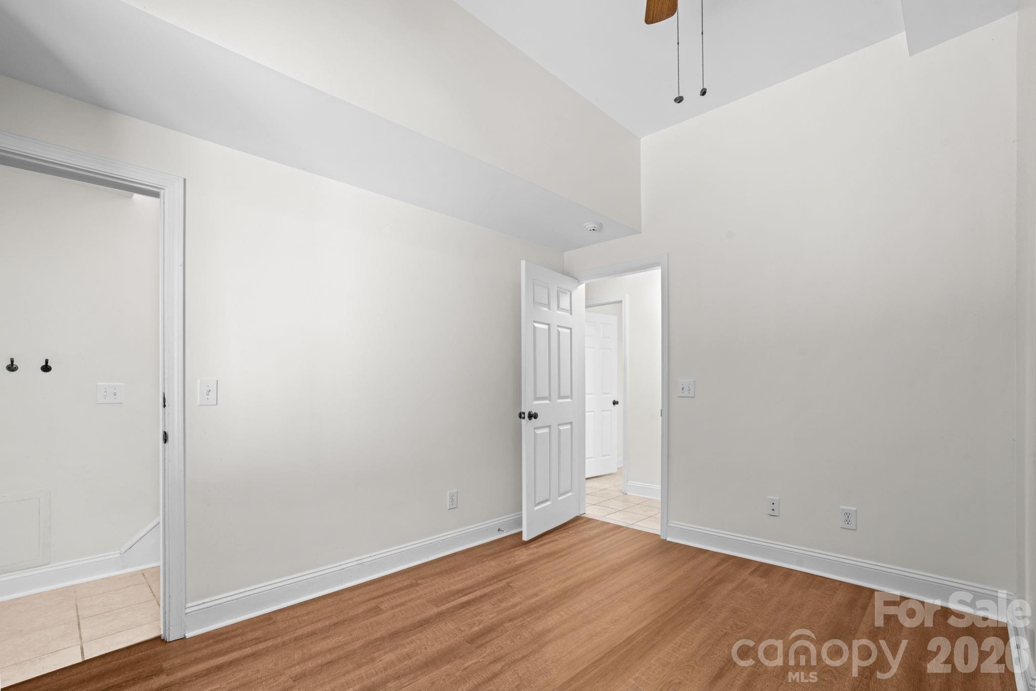 502 Queen Street Property Photo 14