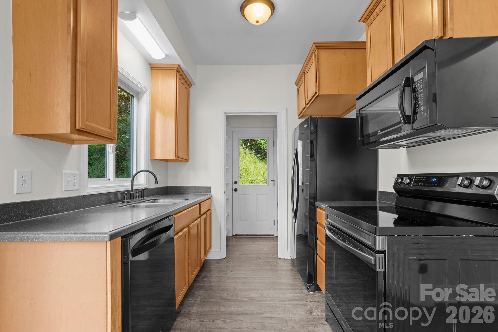 502 Queen Street Property Photo 17