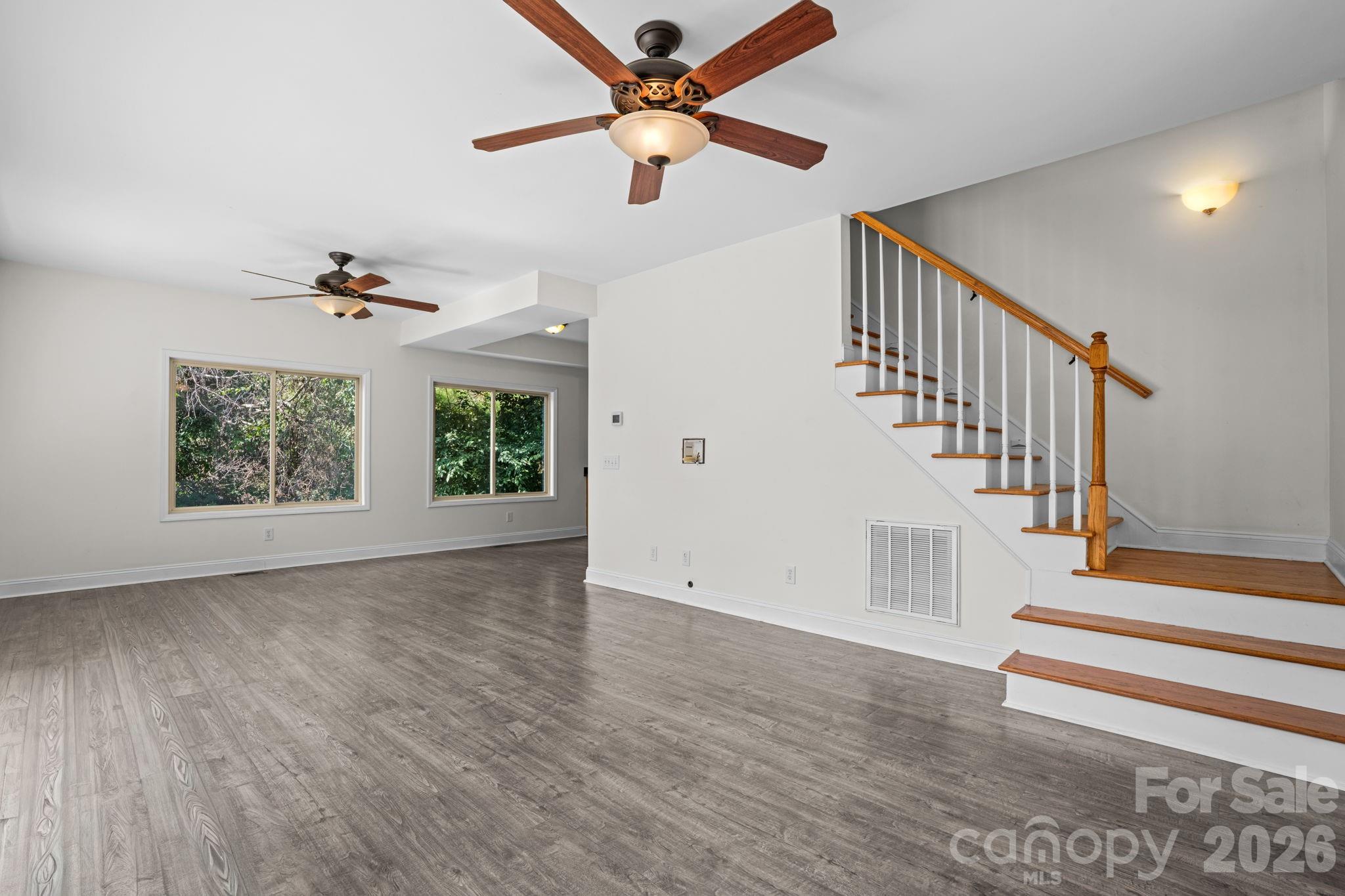 502 Queen Street Property Photo 28