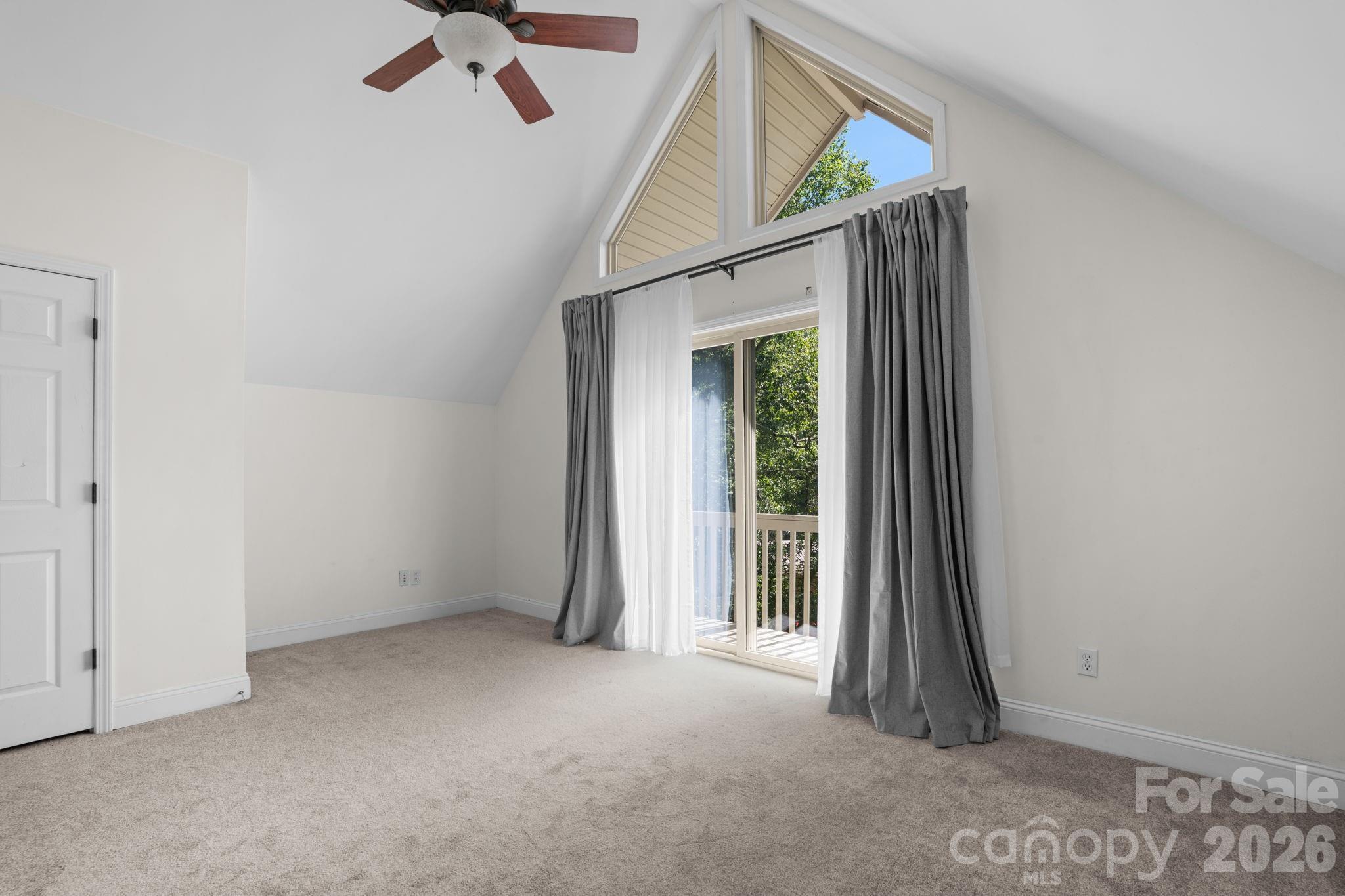 502 Queen Street Property Photo 29