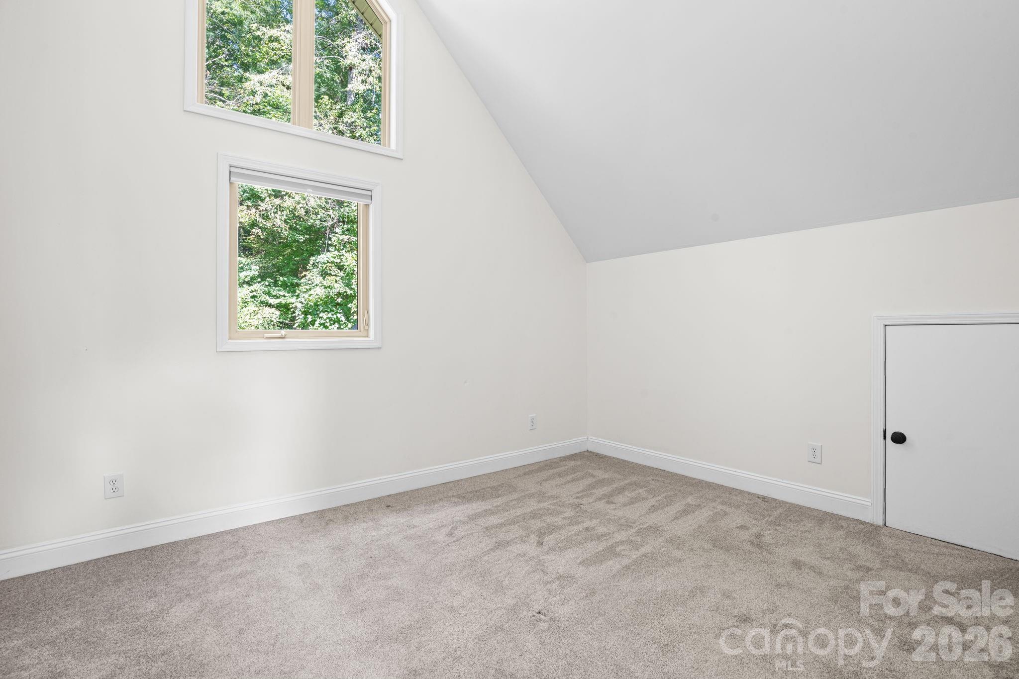 502 Queen Street Property Photo 33