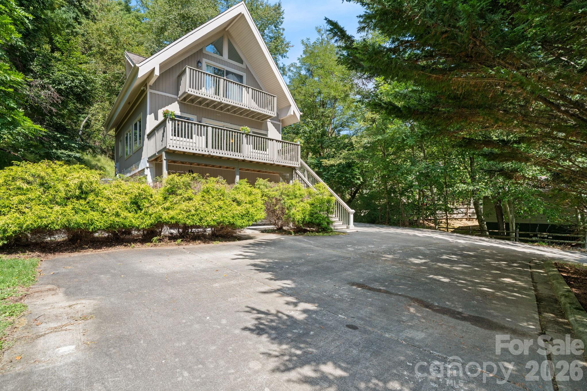 502 Queen Street Property Photo 35