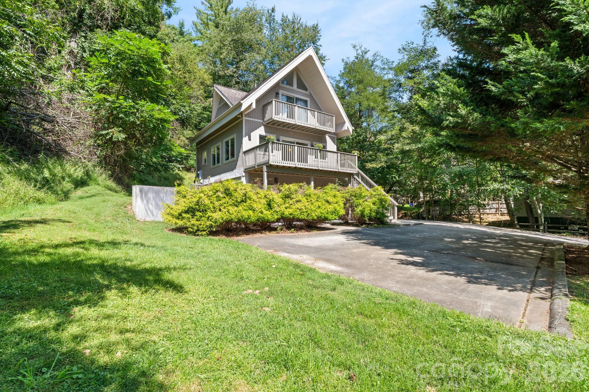 502 Queen Street Property Photo 36