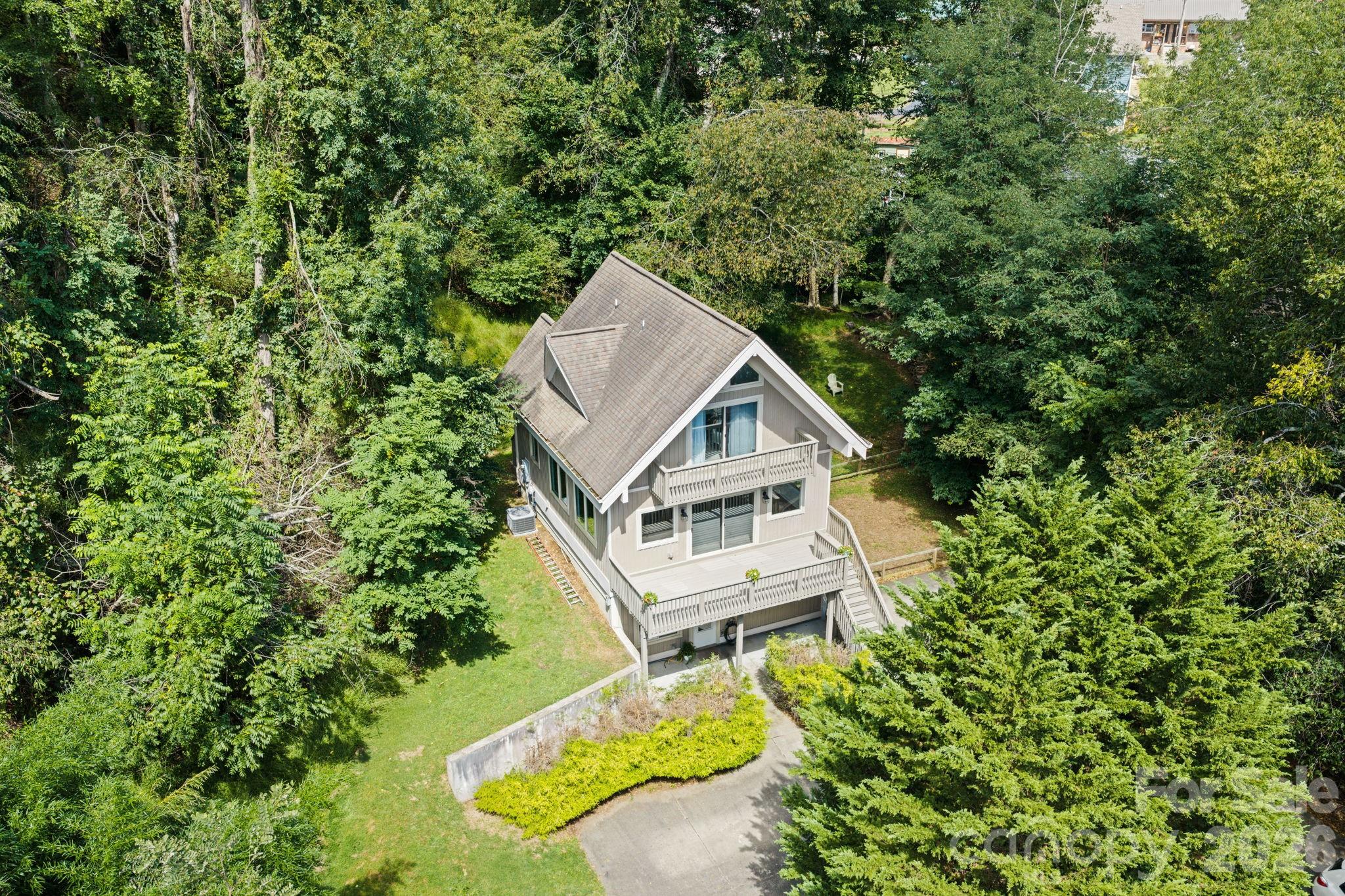 502 Queen Street Property Photo 40