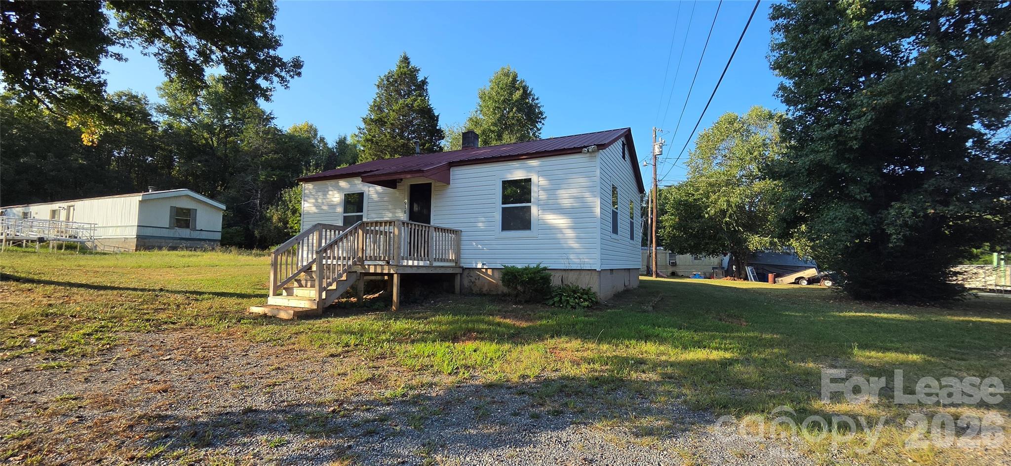 918 Mountain Crest Drive Property Photo 1
