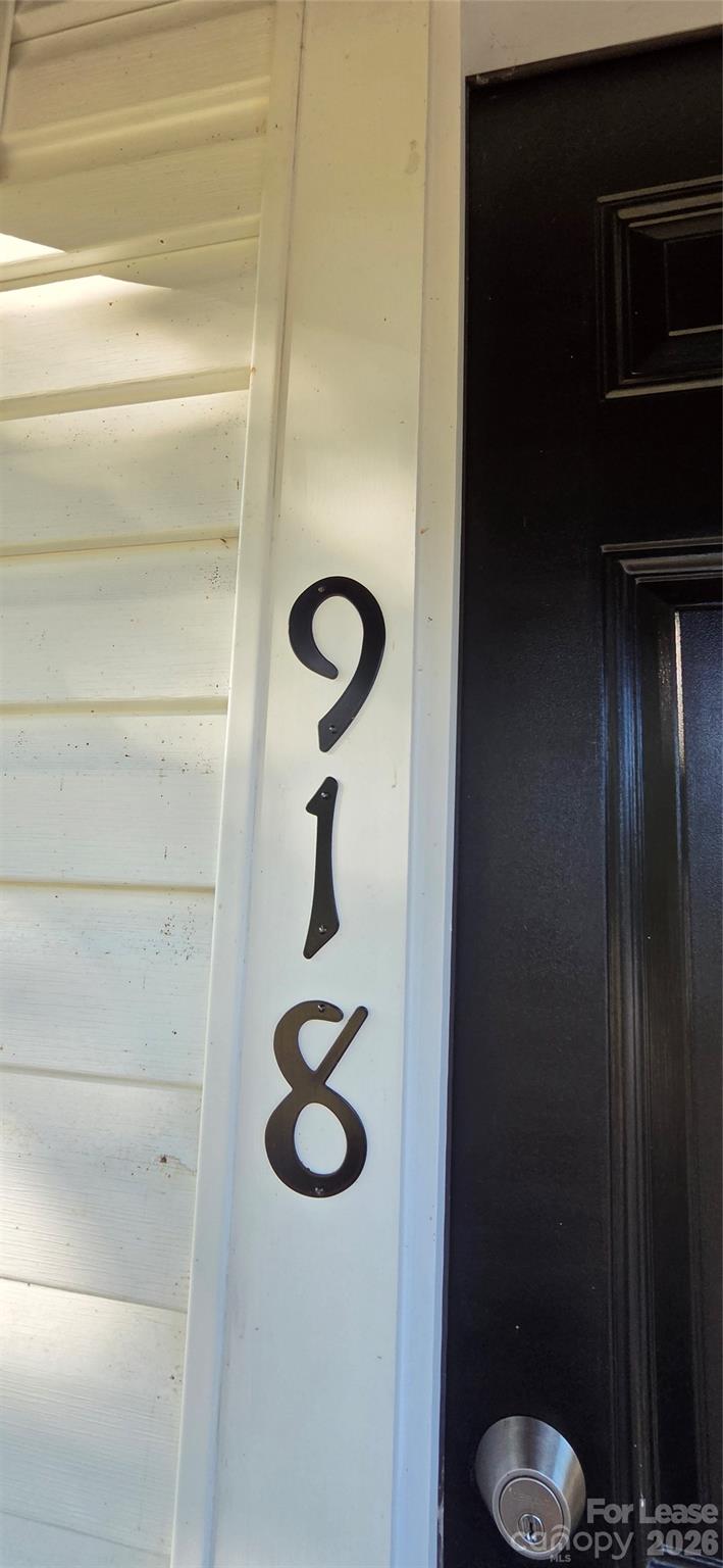 918 Mountain Crest Drive Property Photo 2
