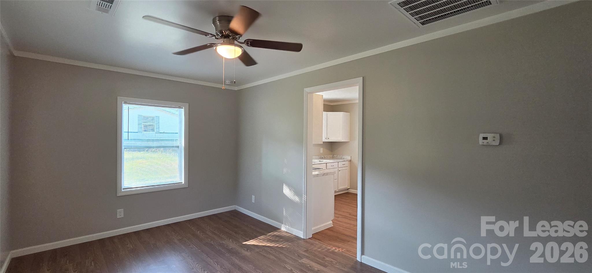 918 Mountain Crest Drive Property Photo 6