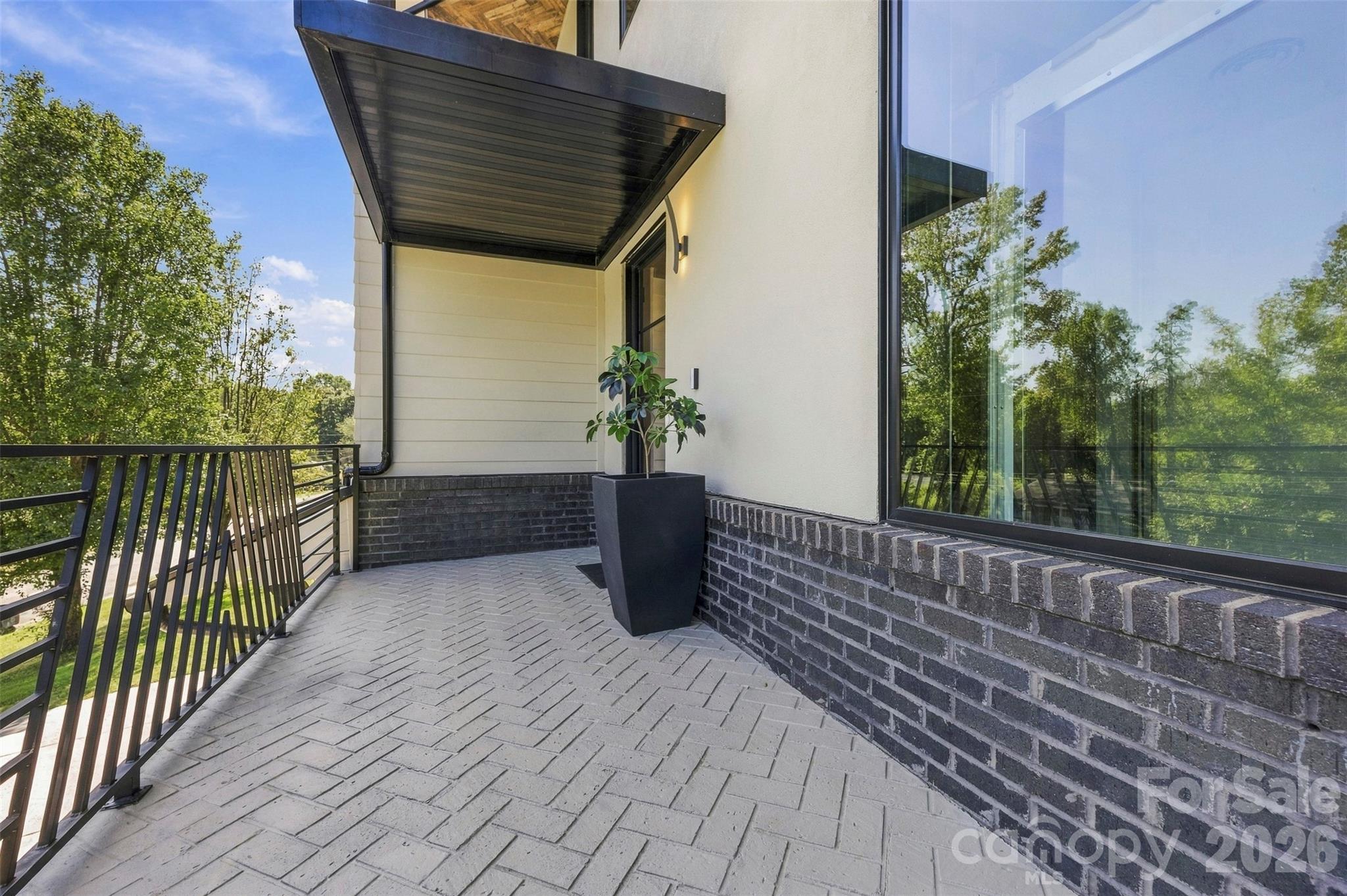 3416 Windsor Drive Property Photo 4