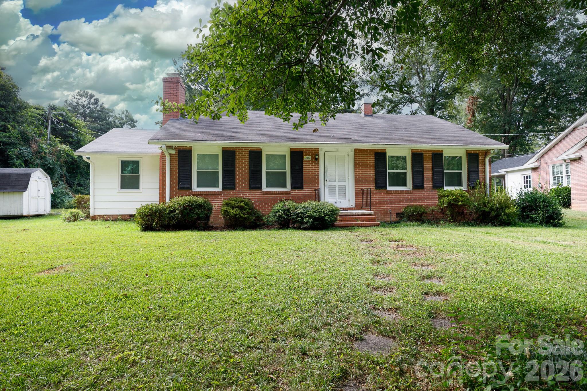 1017 Woodland Drive Property Photo 1