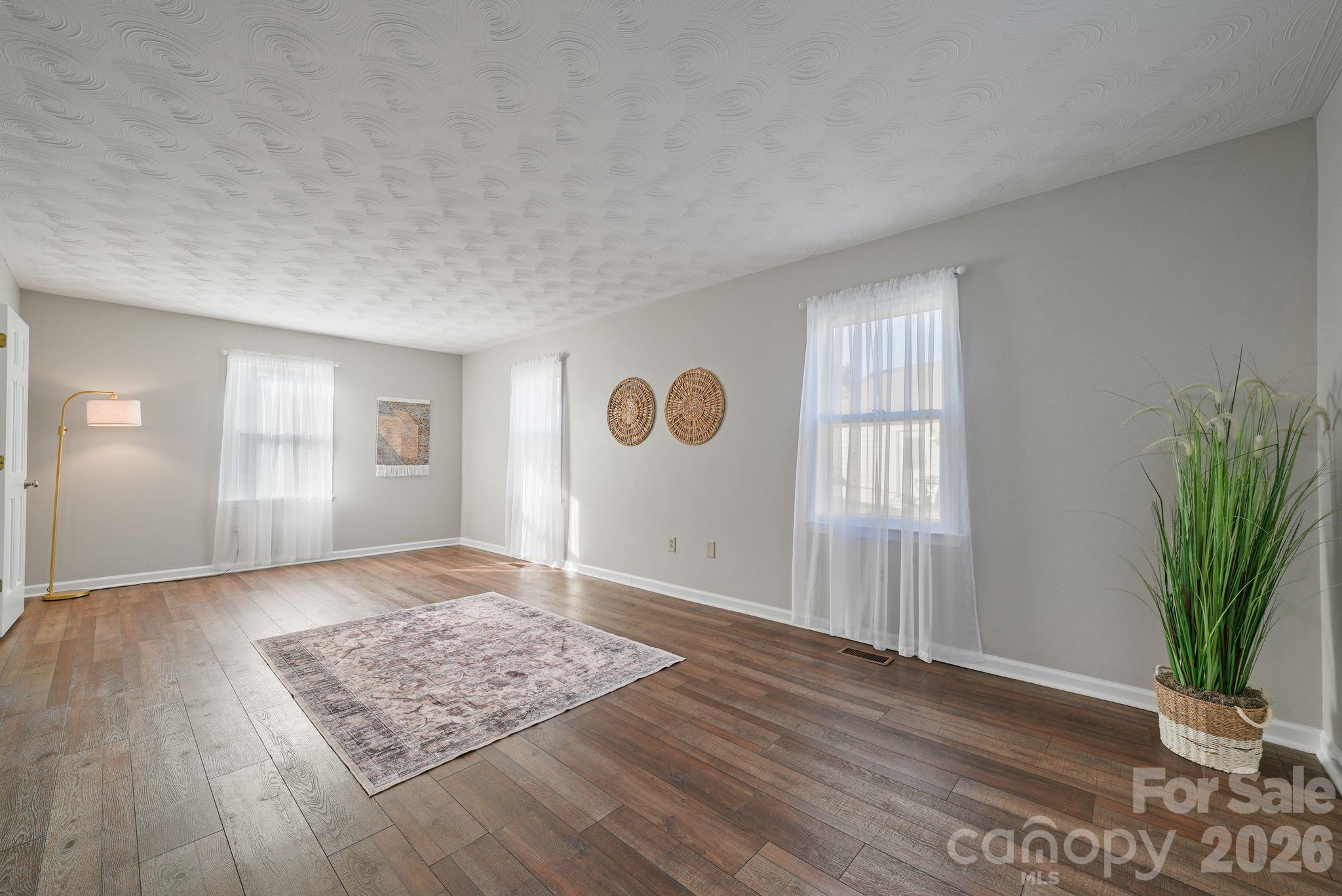 5976 Gold Creek Estate Drive Property Photo 3