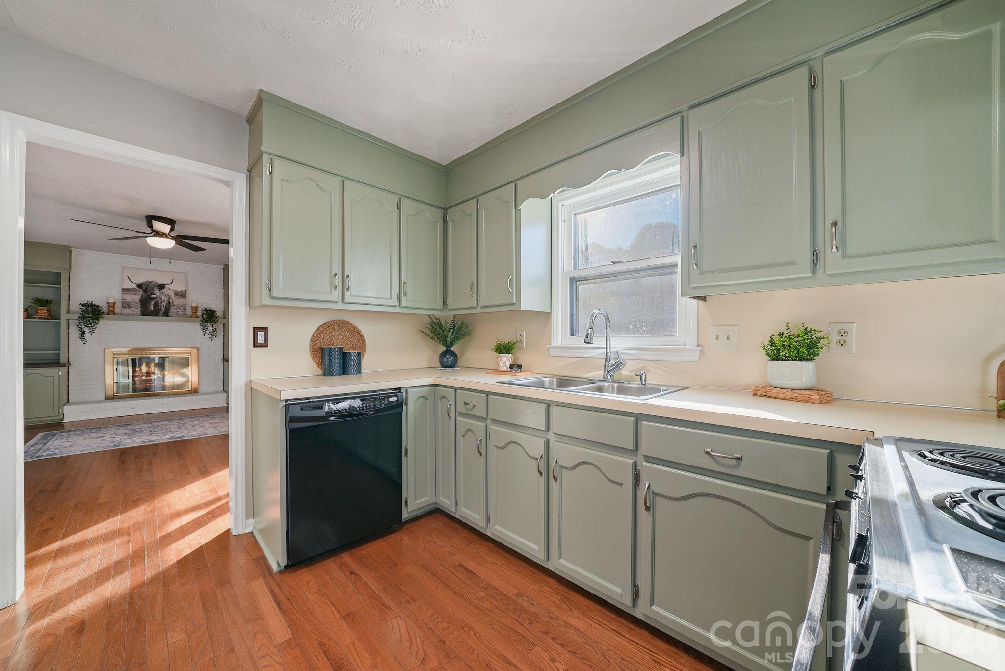 5976 Gold Creek Estate Drive Property Photo 13