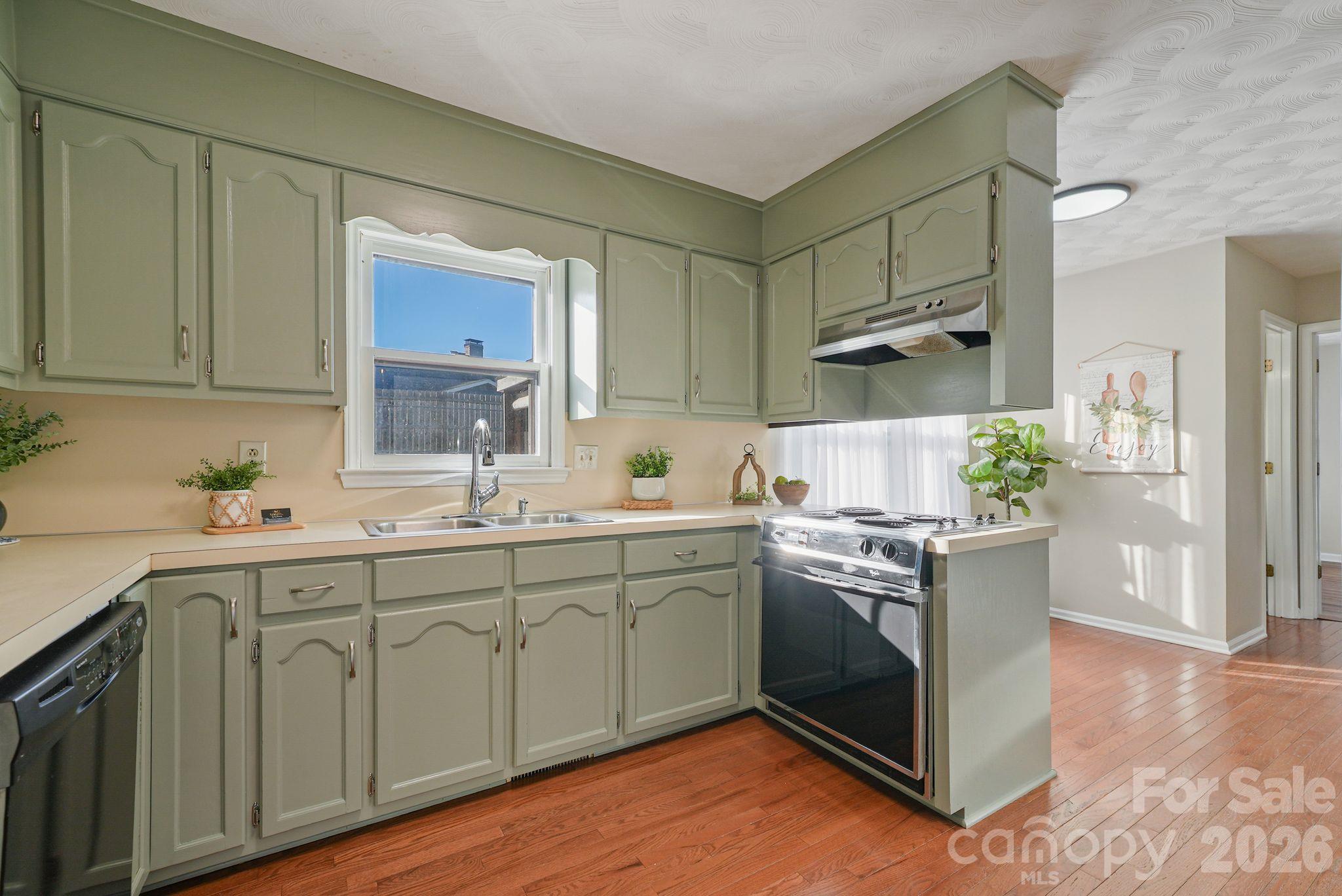 5976 Gold Creek Estate Drive Property Photo 14