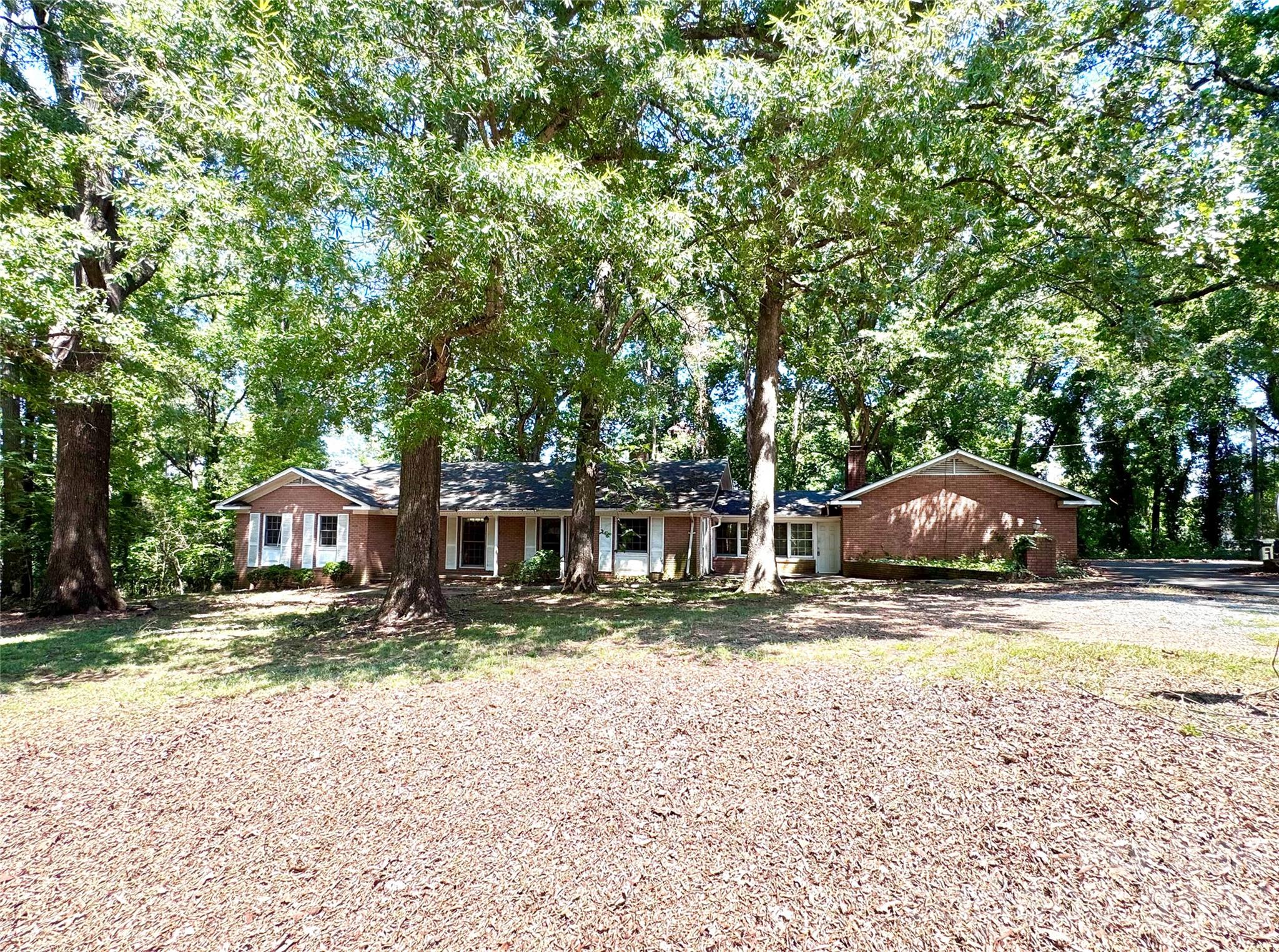 1713 White Store Road Property Photo 1