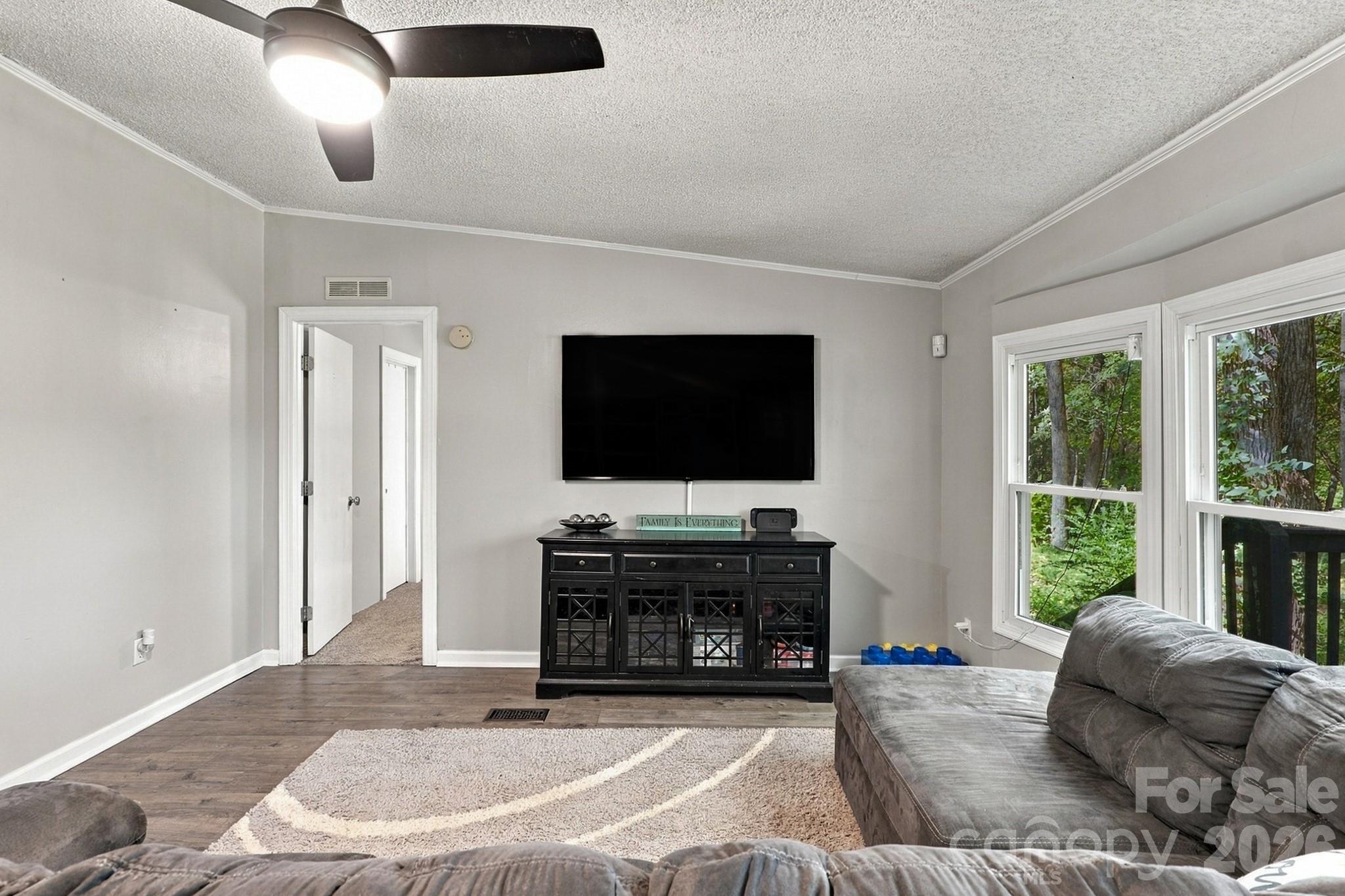 1291 Hines Road Property Photo 8