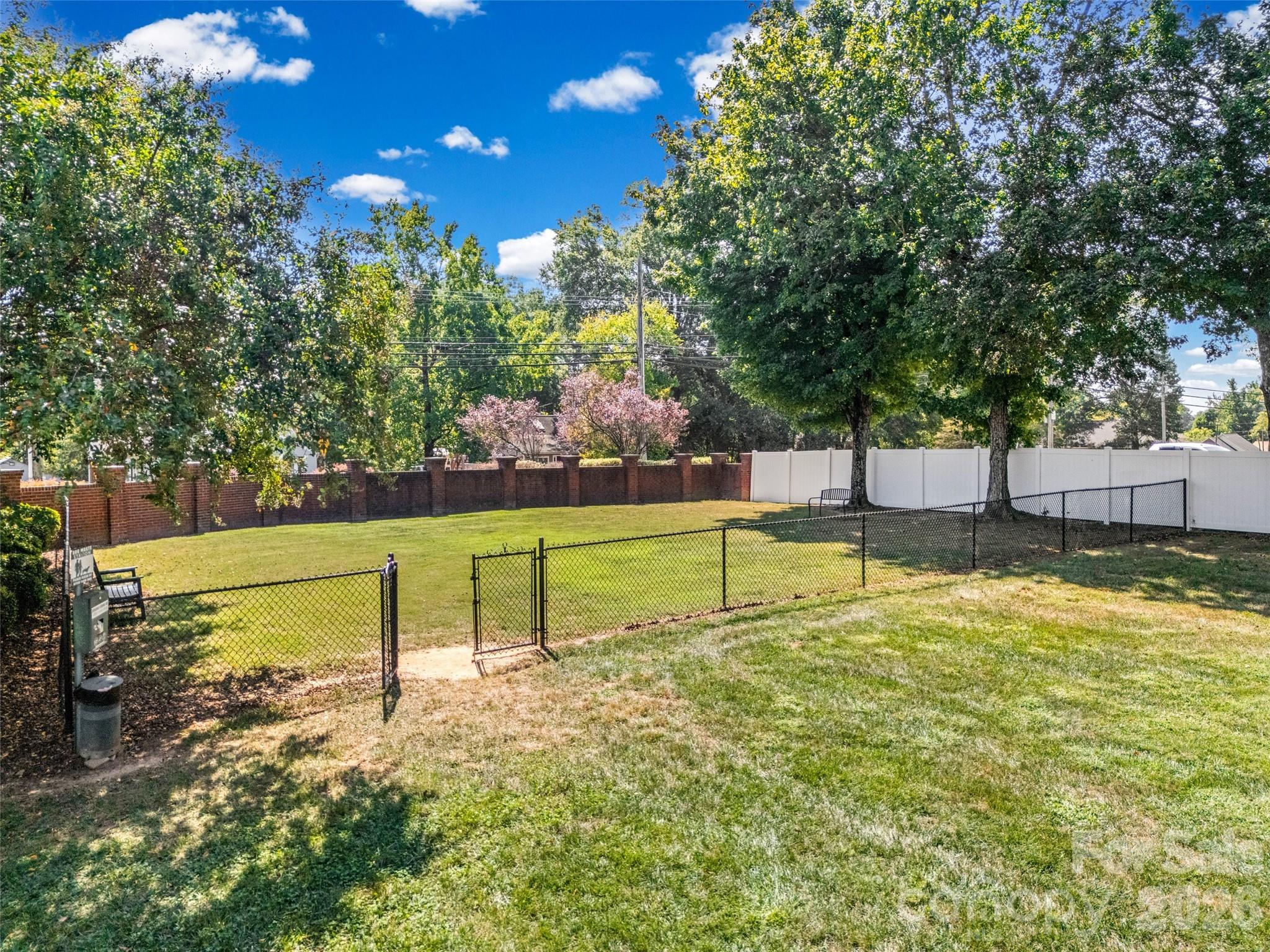 100 N Canyon Ridge Drive Property Photo 4