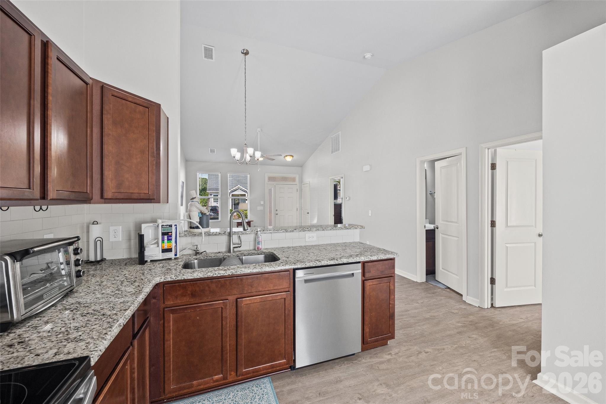 100 N Canyon Ridge Drive Property Photo 5