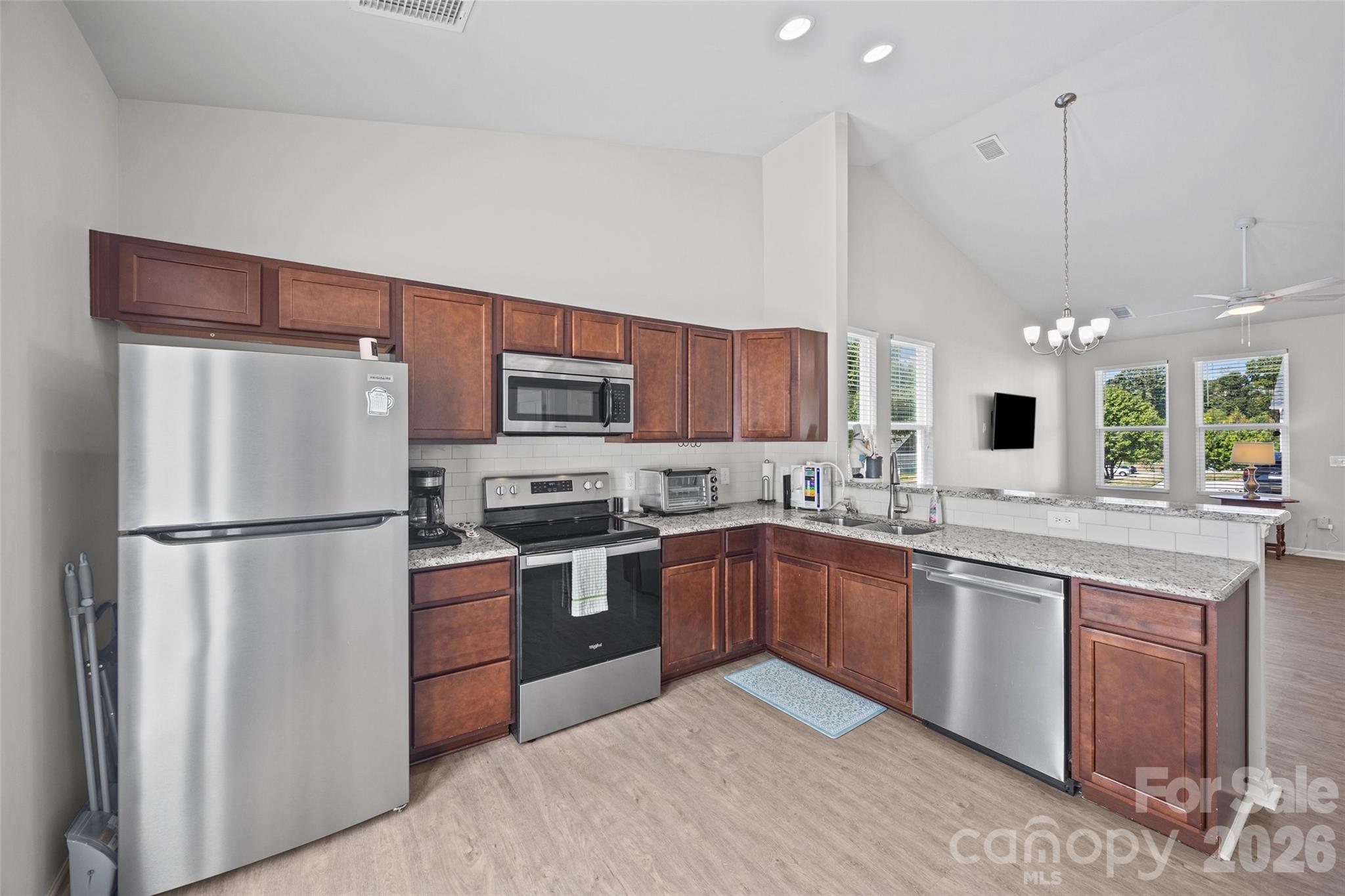 100 N Canyon Ridge Drive Property Photo 6