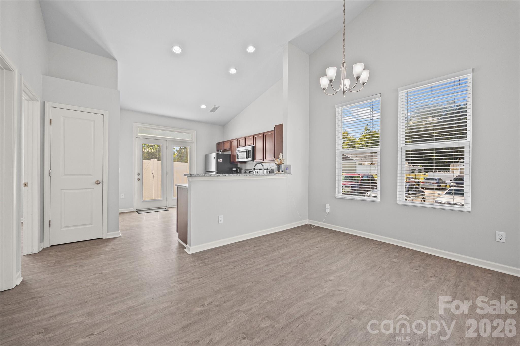 100 N Canyon Ridge Drive Property Photo 8