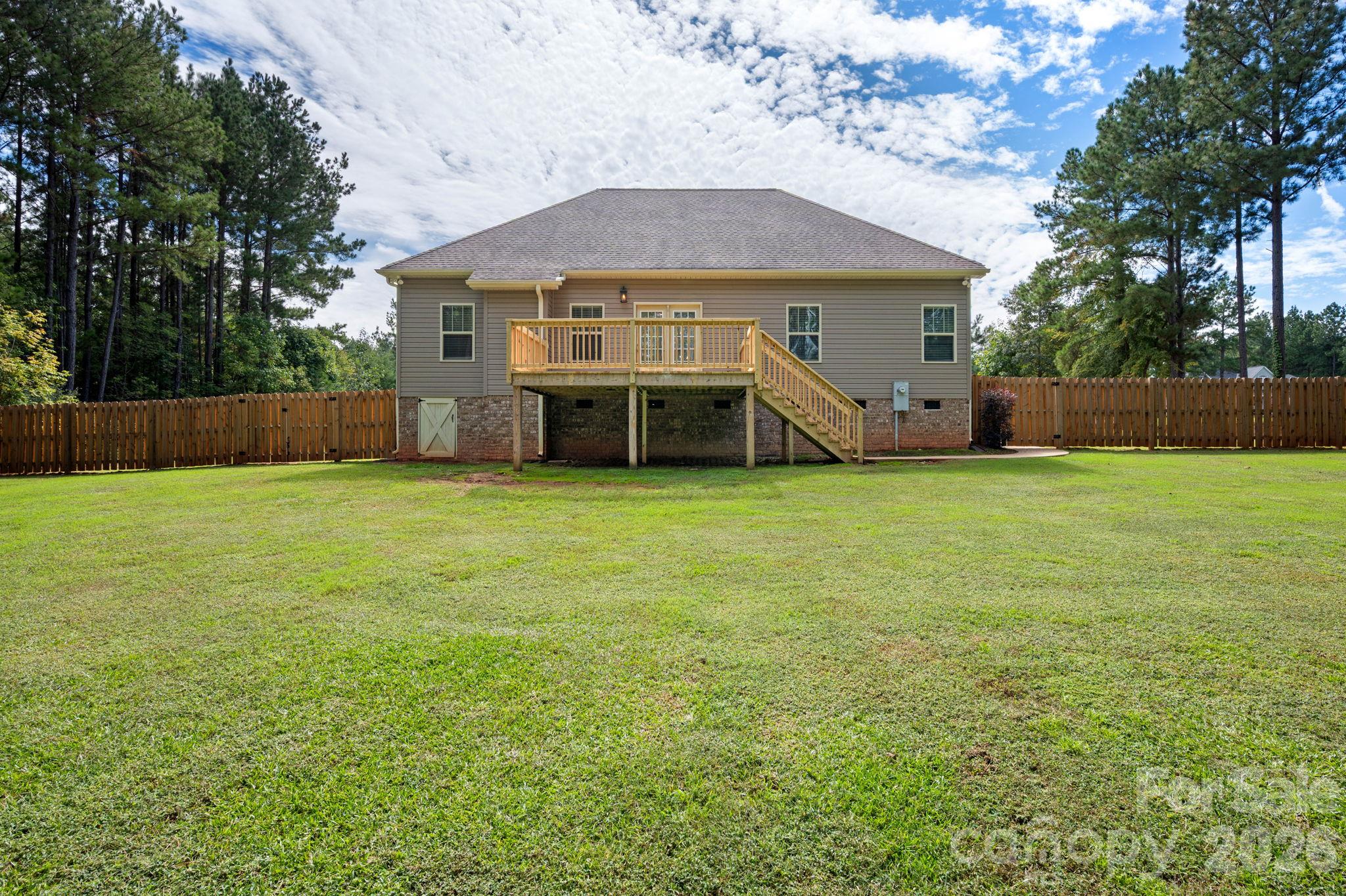 607 Zelkova Street Property Photo 35