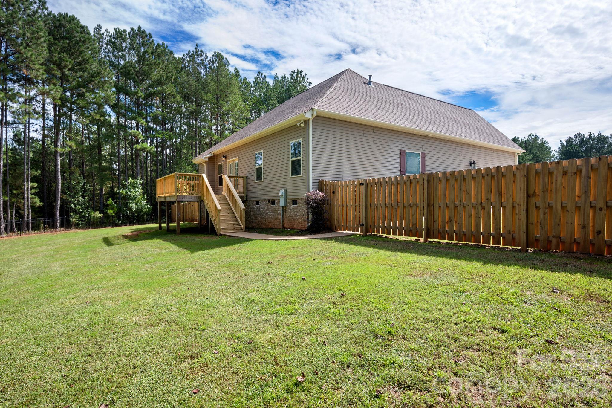 607 Zelkova Street Property Photo 37