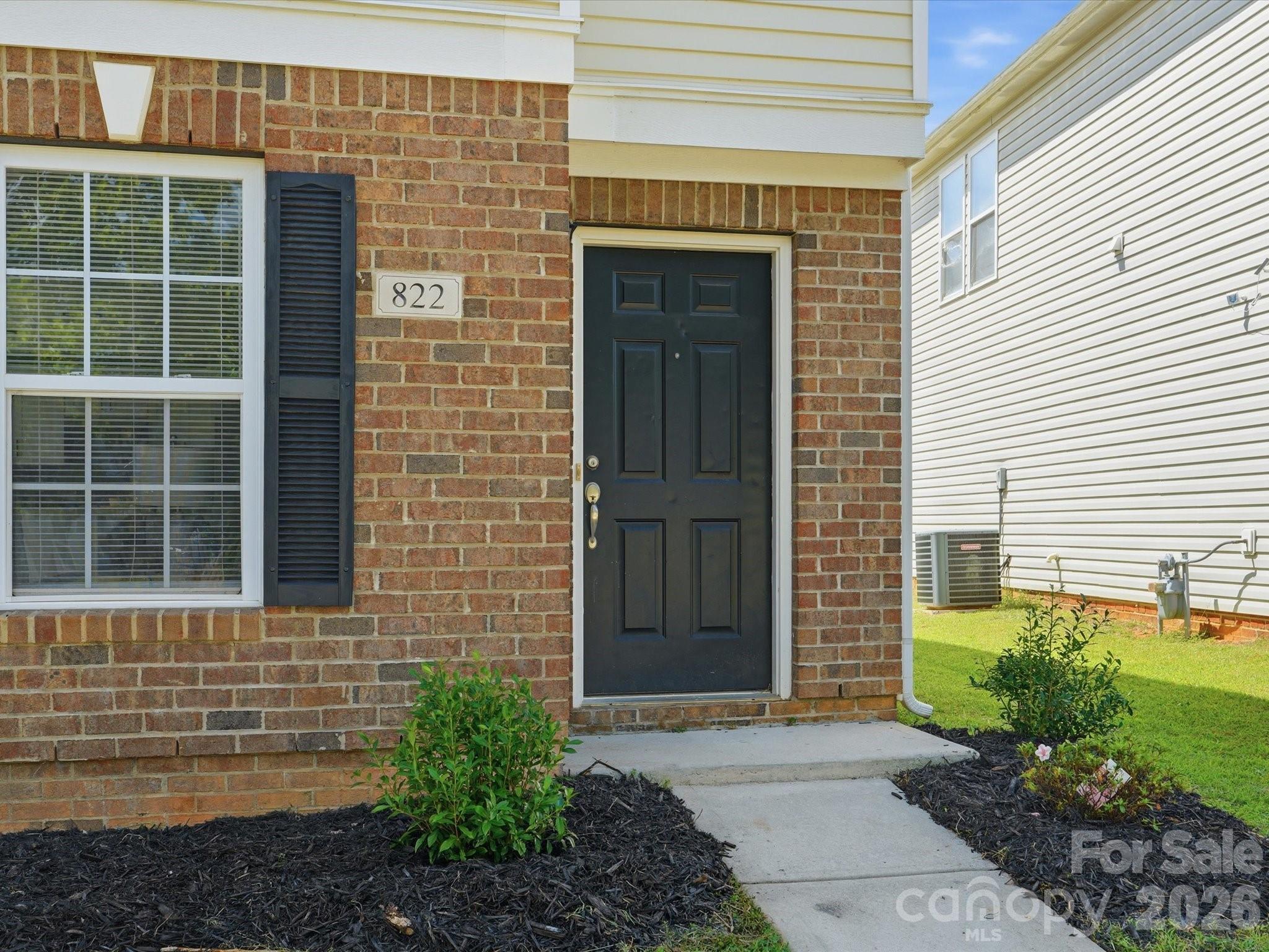 822 Sinclair Drive Property Photo 2