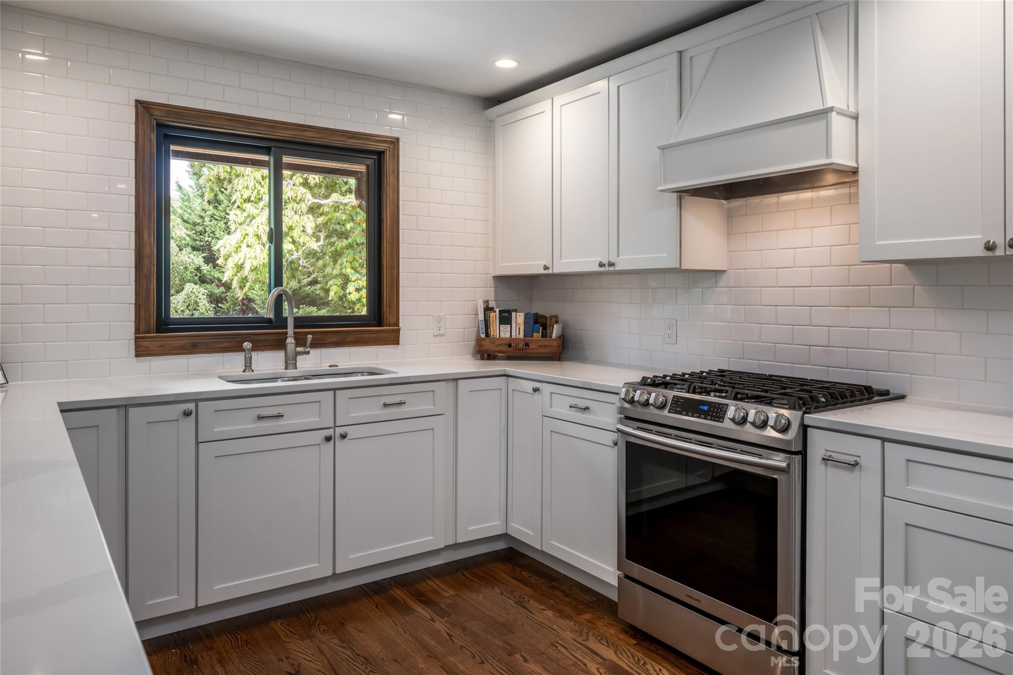3 Maplewood Parkway Property Photo 8