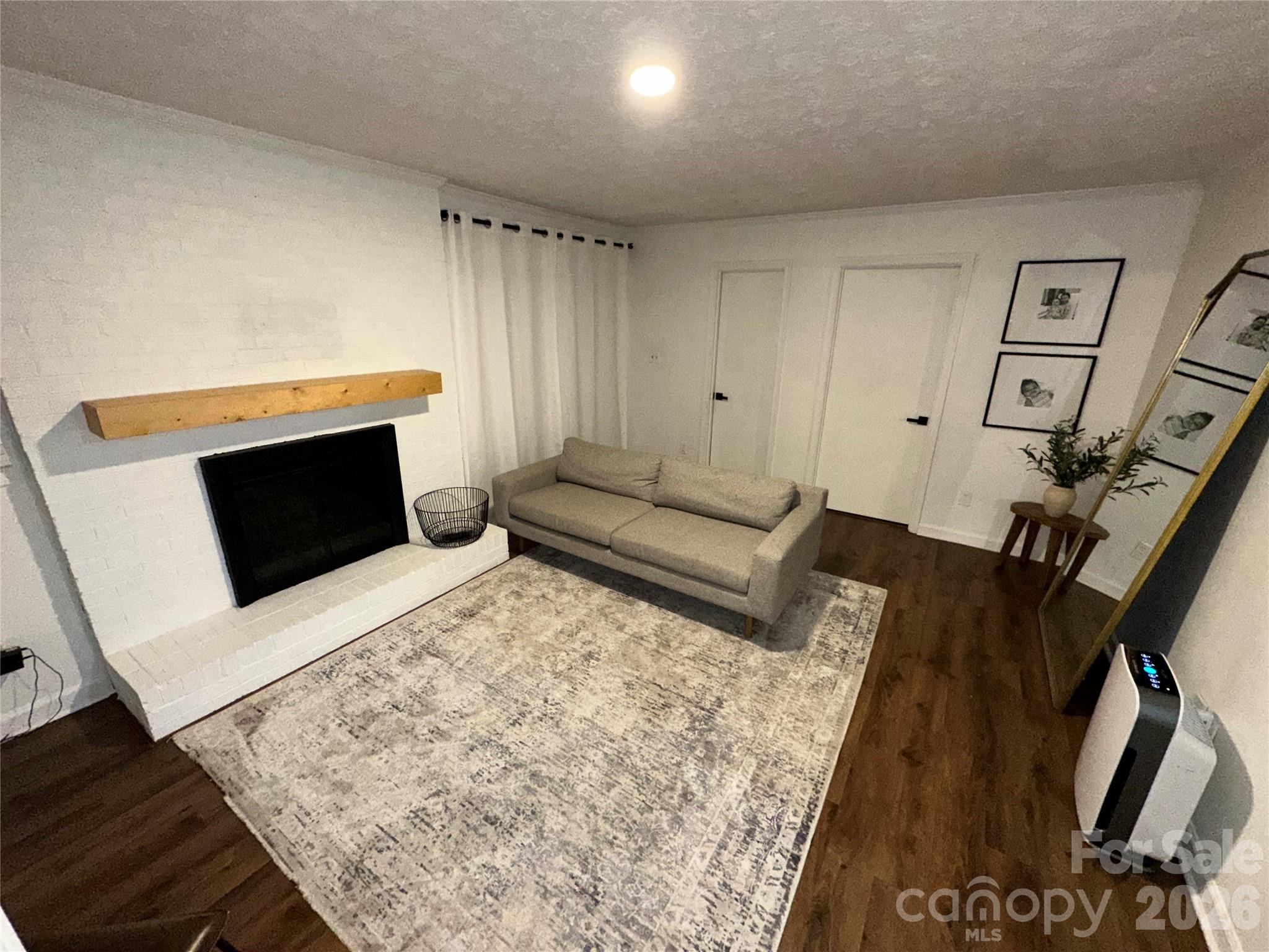 8224 Craighead Road Property Photo 8