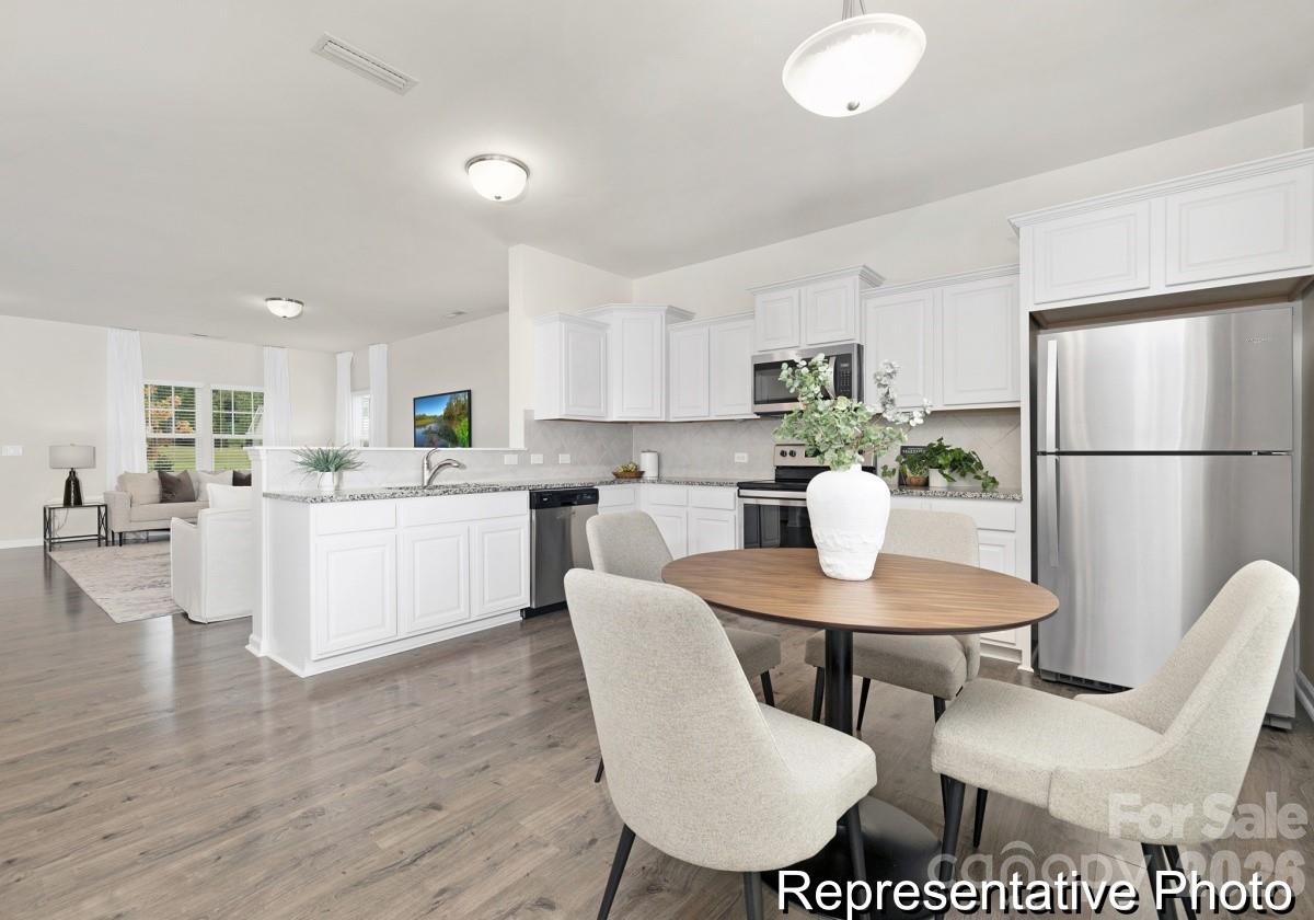 130 Soft Breeze Bend 166bp Property Photo 2