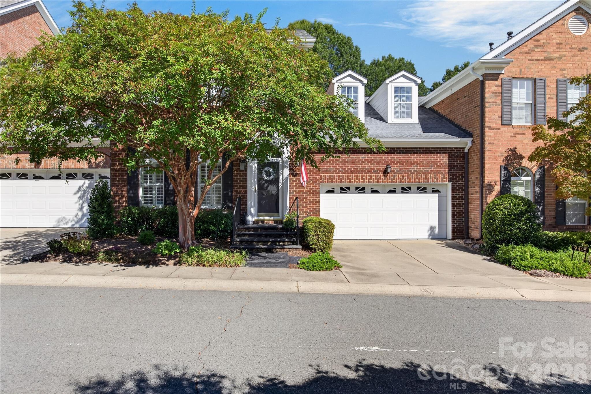 9363 Bonnie Briar Circle Property Photo 1