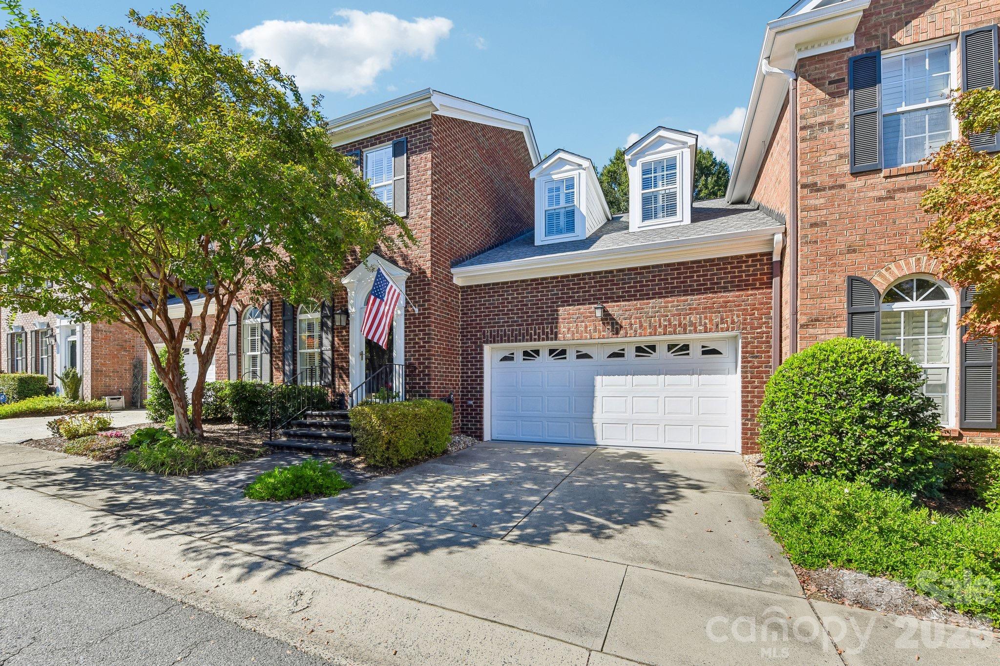 9363 Bonnie Briar Circle Property Photo 1