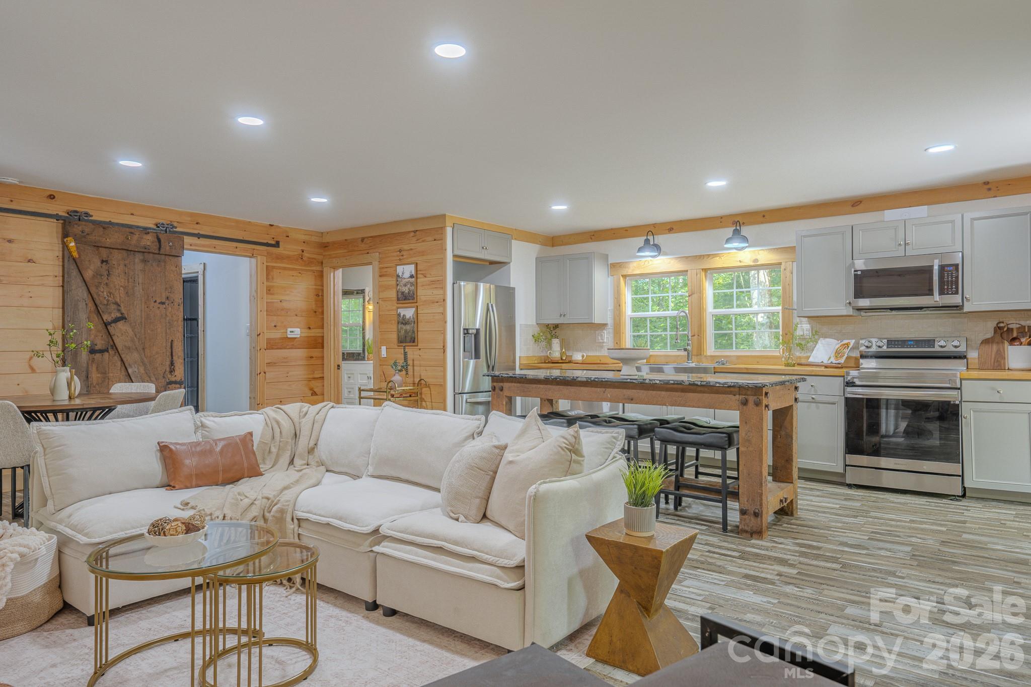 633 Kingdom Place Property Photo 11