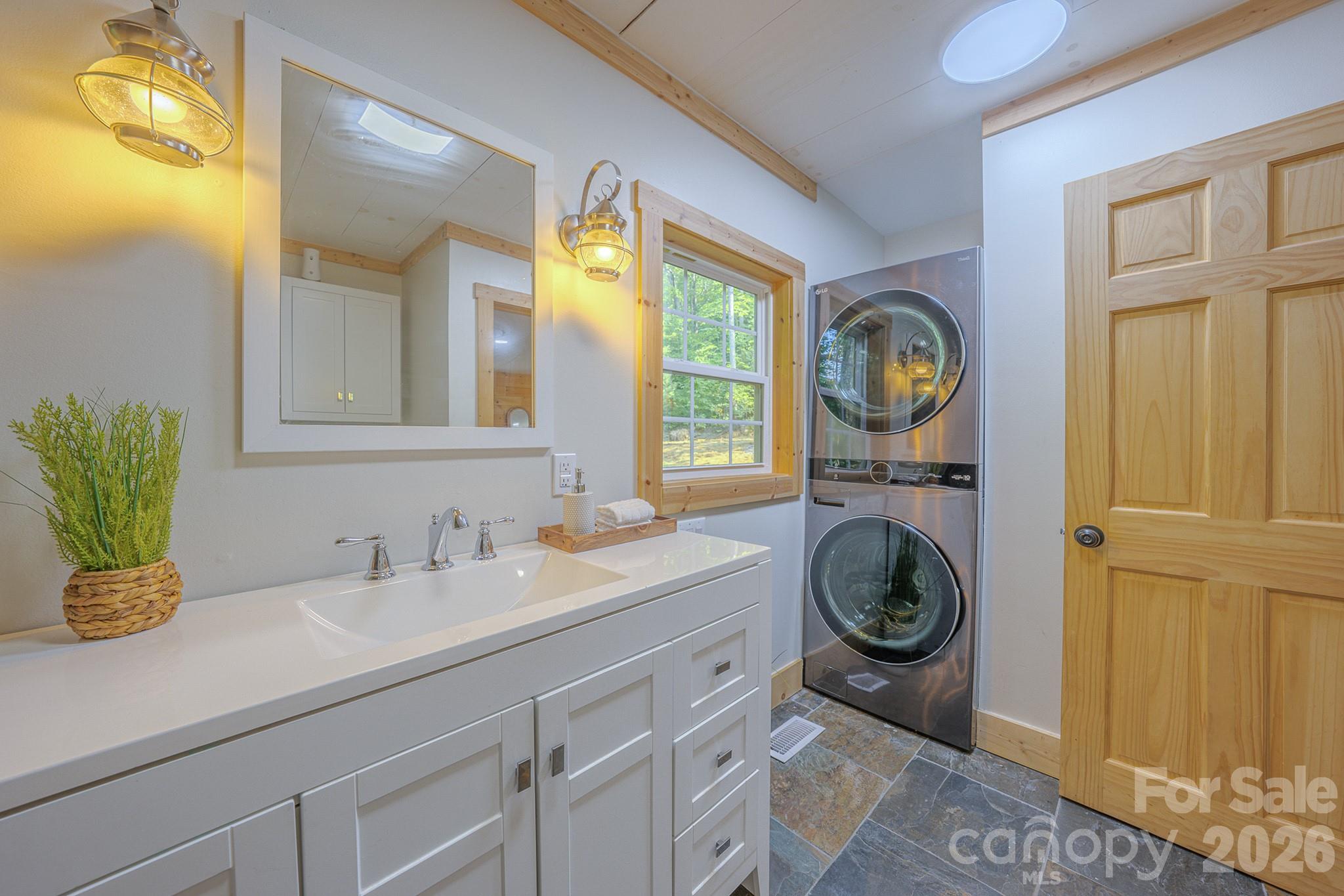 633 Kingdom Place Property Photo 23