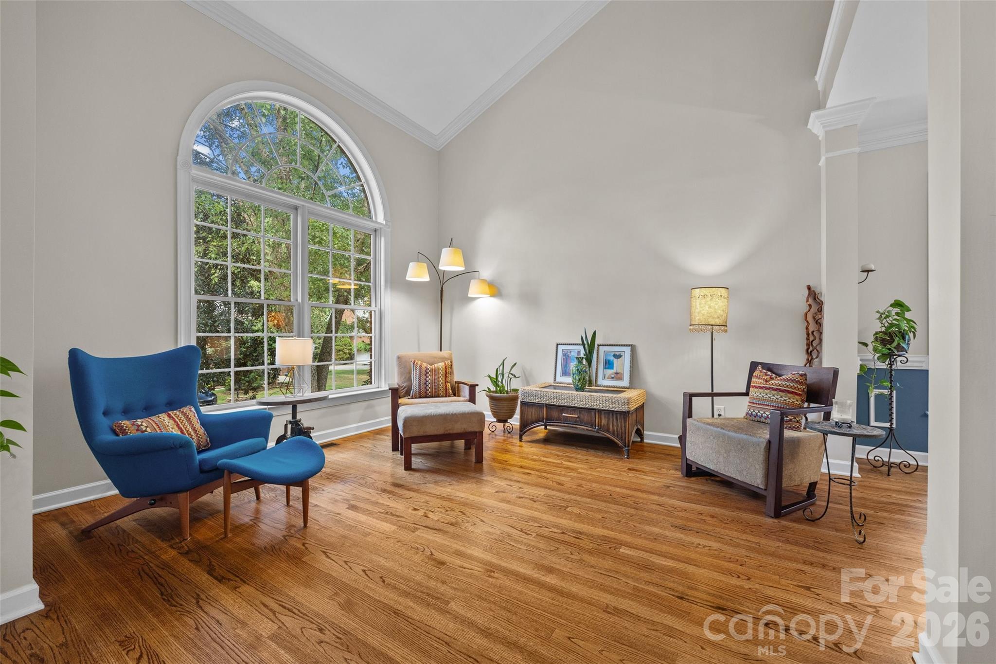 919 Thorn Ridge Lane Property Photo 4