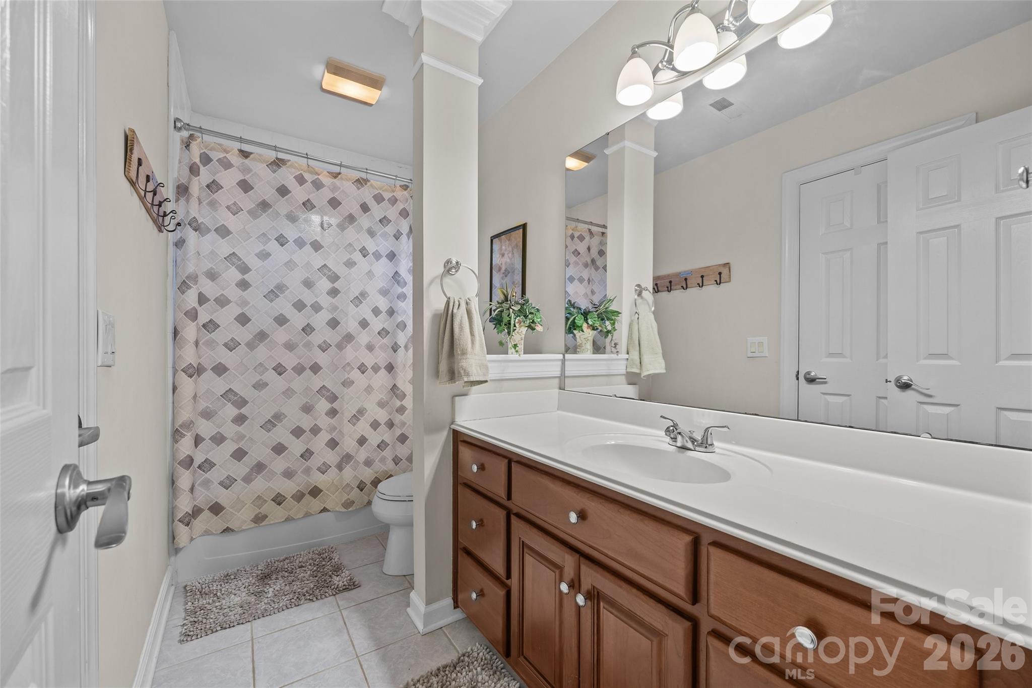 919 Thorn Ridge Lane Property Photo 23