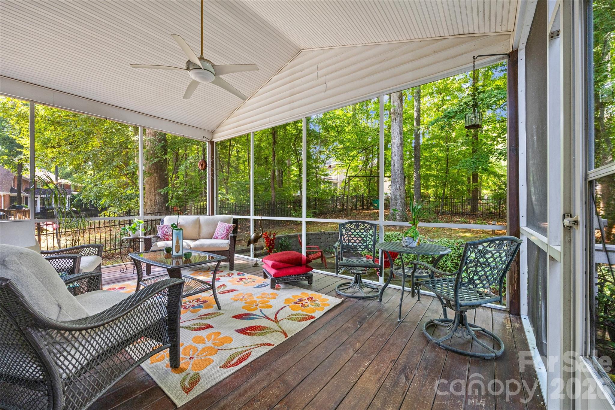 919 Thorn Ridge Lane Property Photo 28