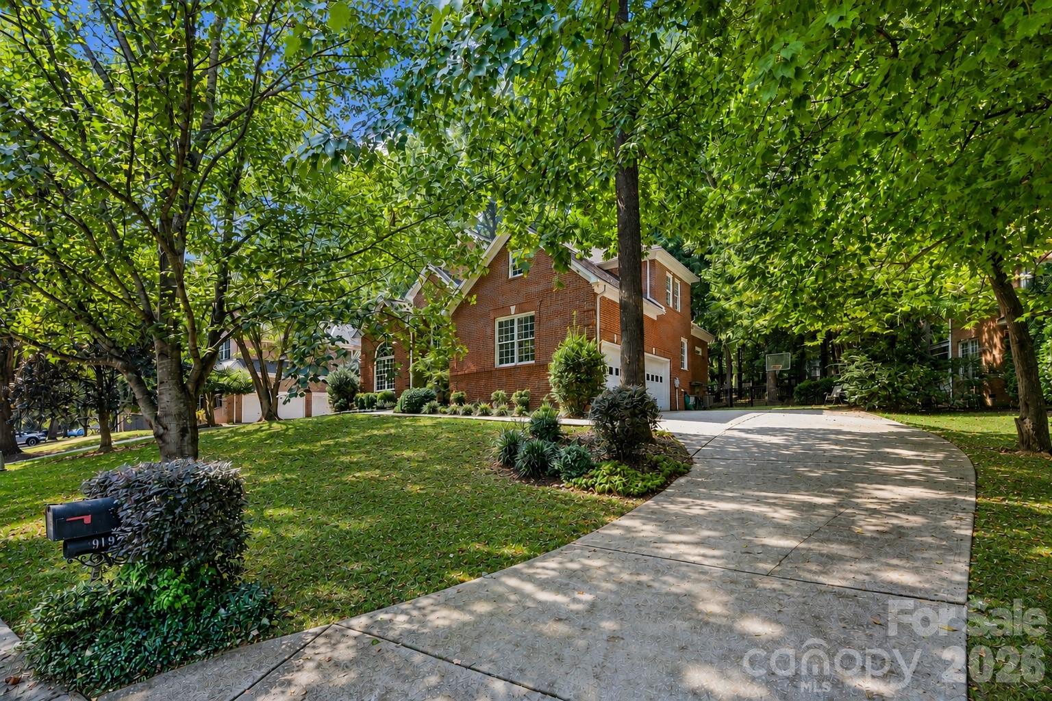 919 Thorn Ridge Lane Property Photo 33