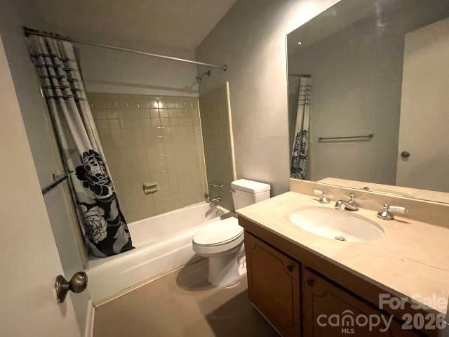 6432 Old Pineville Road E Property Photo 5