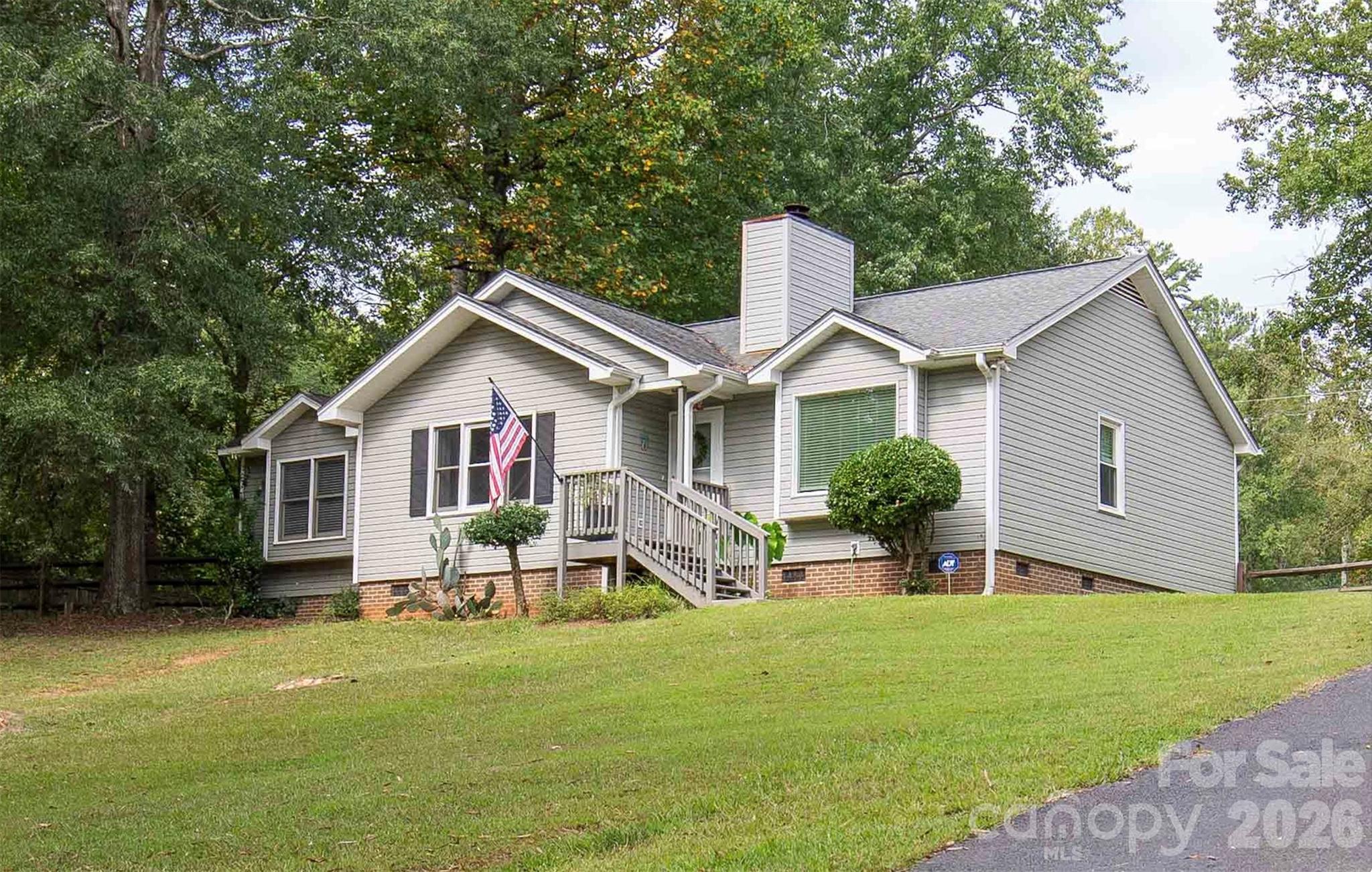 1154 Birchwood Drive Property Photo 2