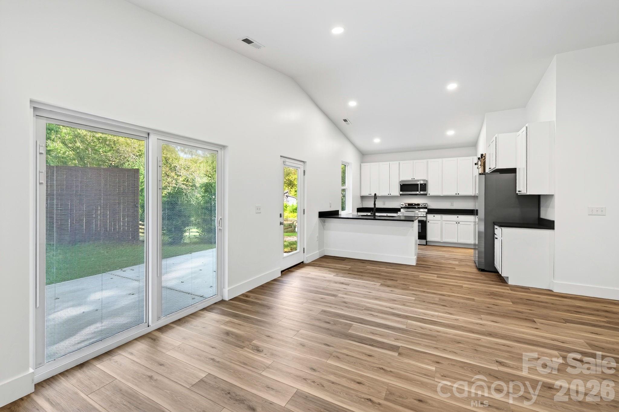 60 Pearl Street Property Photo 3